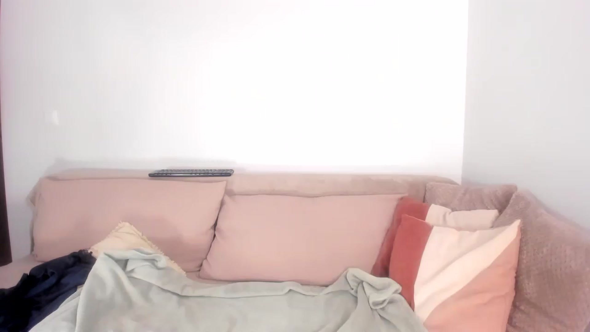 Gallery image thumbnail from Ana__xo's myfreecams stream on, 08/06/2026, 19:52 image 15 of 20