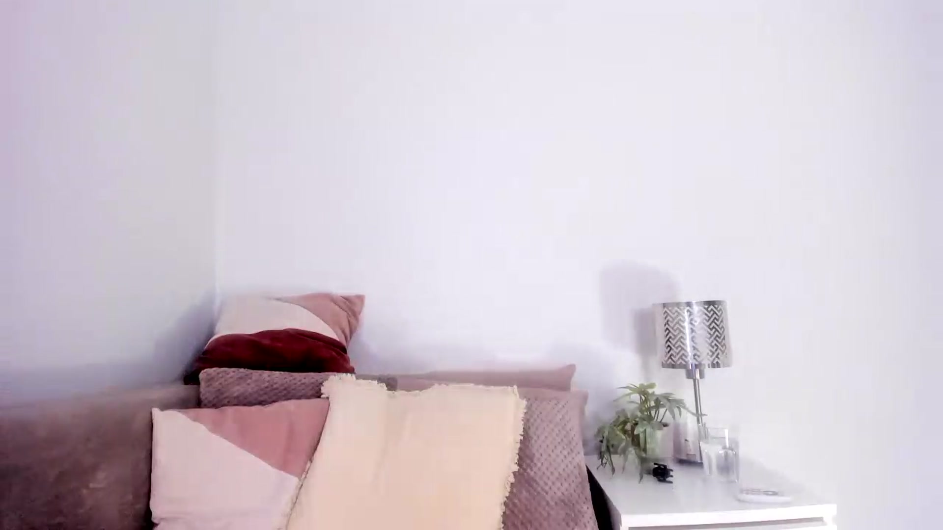 Gallery image thumbnail from Ana__xo's myfreecams stream on, 08/11/2026, 18:32 image 19 of 20