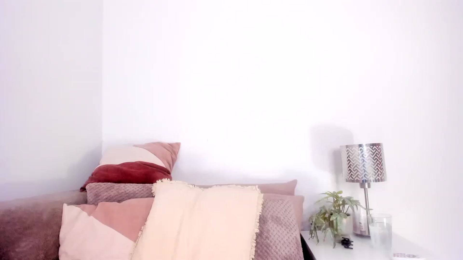 Gallery image thumbnail from Ana__xo's myfreecams stream on, 08/11/2026, 18:32 image 1 of 20