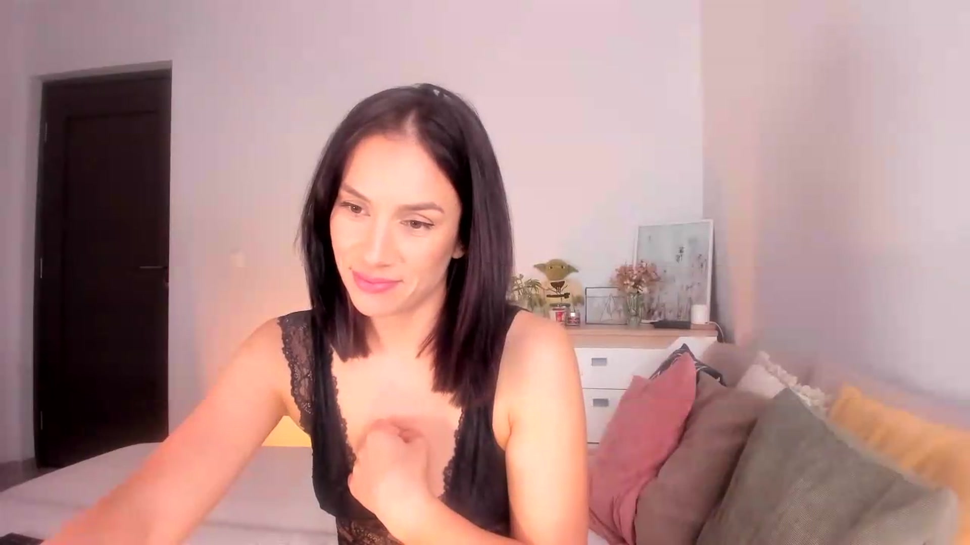 Gallery image thumbnail from Ana__xo's myfreecams stream on, 09/07/2026, 17:46 image 5 of 20