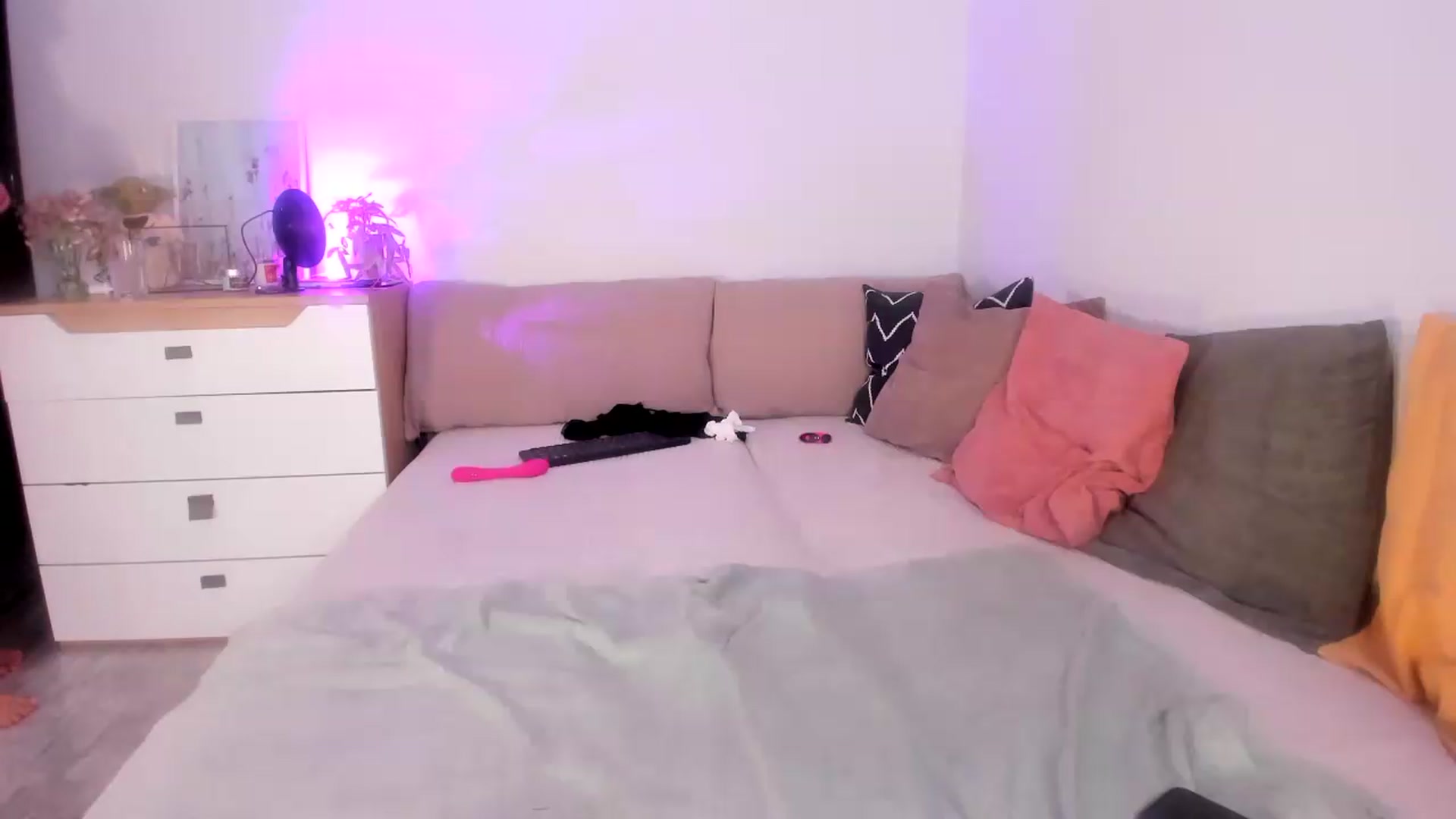 Gallery image thumbnail from Ana__xo's myfreecams stream on, 09/11/2026, 20:55 image 16 of 20