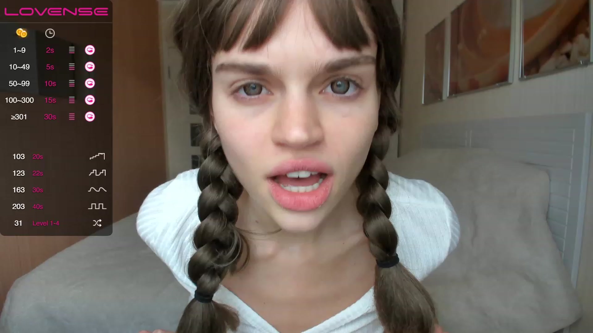 Gallery image thumbnail from Ana_bananana's myfreecams stream on, 12/16/2022, 07:48 image 9 of 20