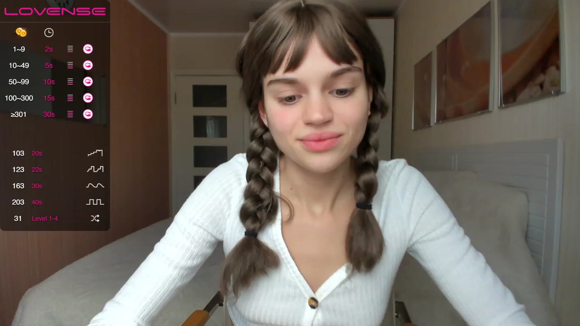 Gallery image thumbnail from Ana_bananana's myfreecams stream on, 12/16/2022, 07:48 image 6 of 20