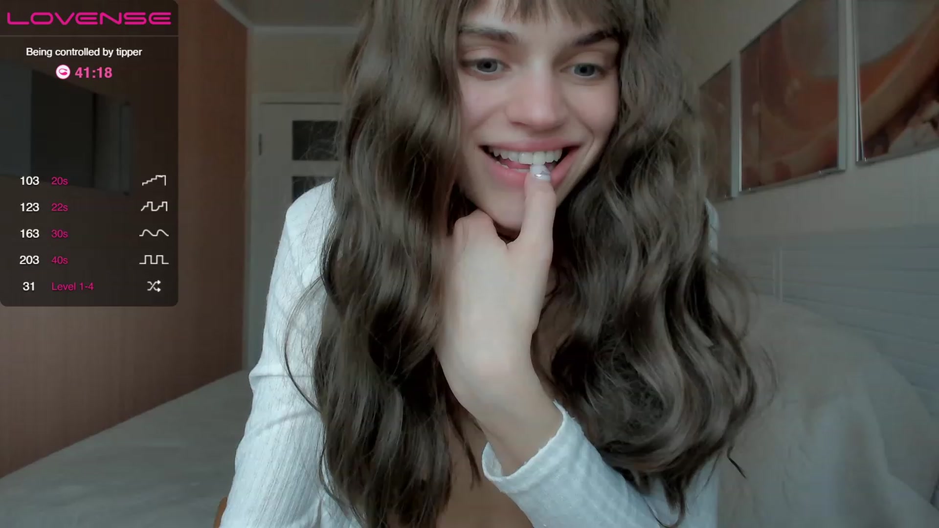 Gallery image thumbnail from Ana_bananana's myfreecams stream on, 03/17/2023, 07:21 image 16 of 20