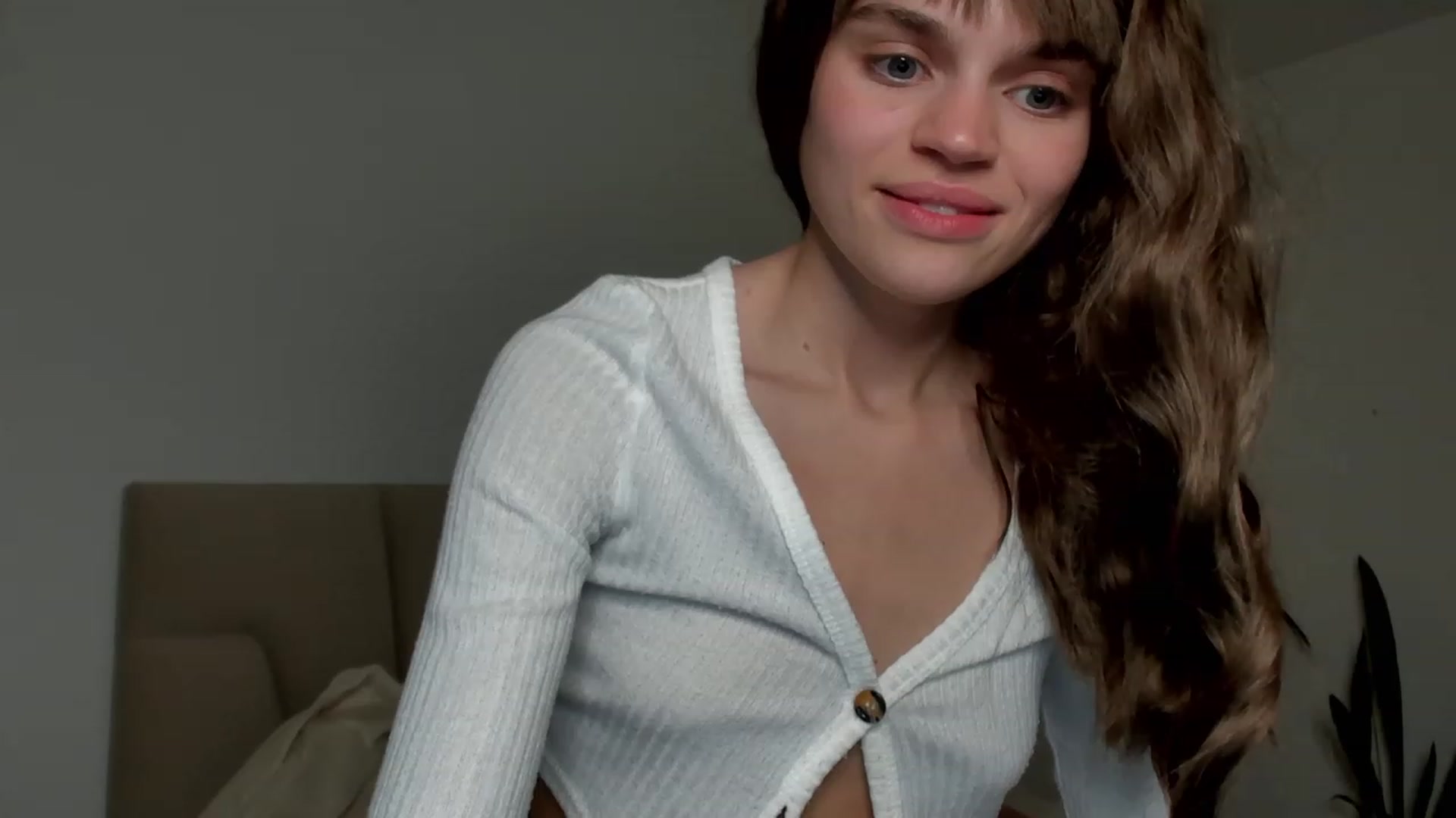 Gallery image thumbnail from Ana_bananana's myfreecams stream on, 06/13/2023, 08:21 image 15 of 20