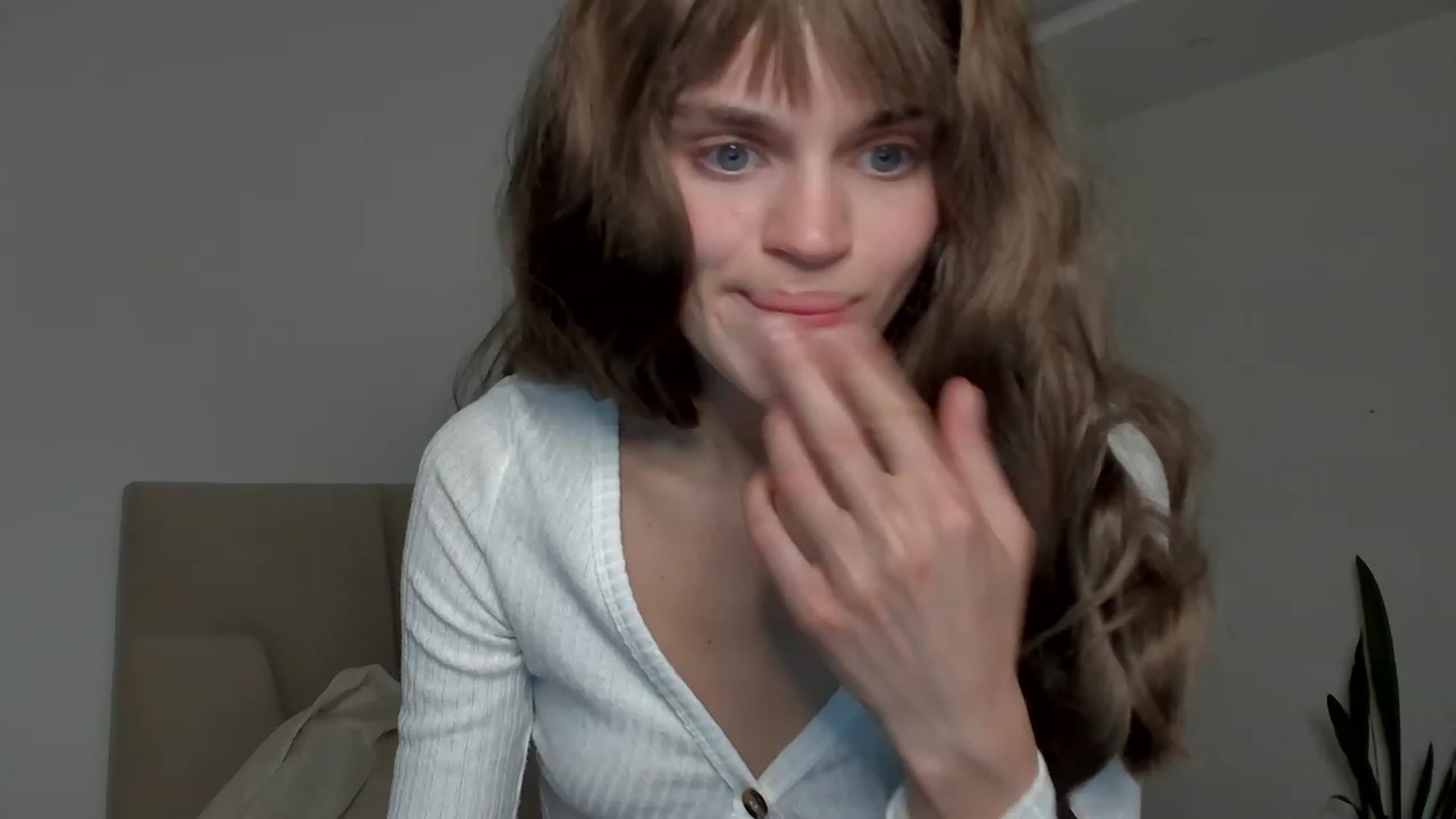 Gallery image thumbnail from Ana_bananana's myfreecams stream on, 06/13/2023, 08:21 image 12 of 20