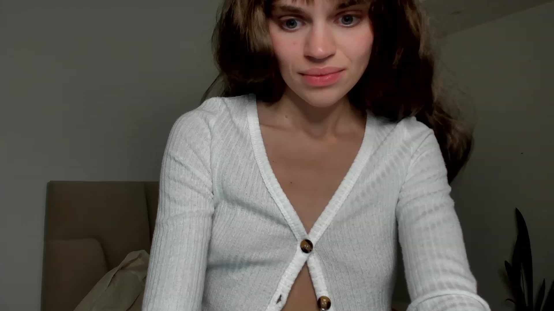 Gallery image thumbnail from Ana_bananana's myfreecams stream on, 06/13/2023, 08:21 image 6 of 20