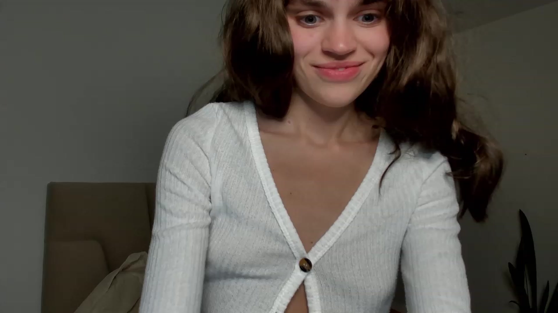 Gallery image thumbnail from Ana_bananana's myfreecams stream on, 06/13/2023, 08:21 image 9 of 20