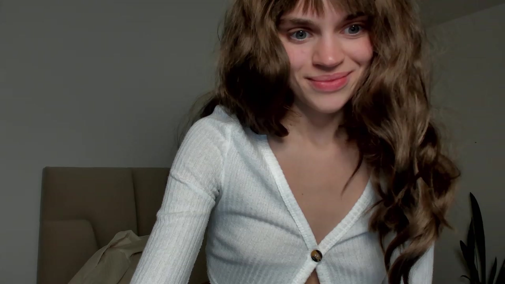Gallery image thumbnail from Ana_bananana's myfreecams stream on, 06/13/2023, 08:21 image 14 of 20