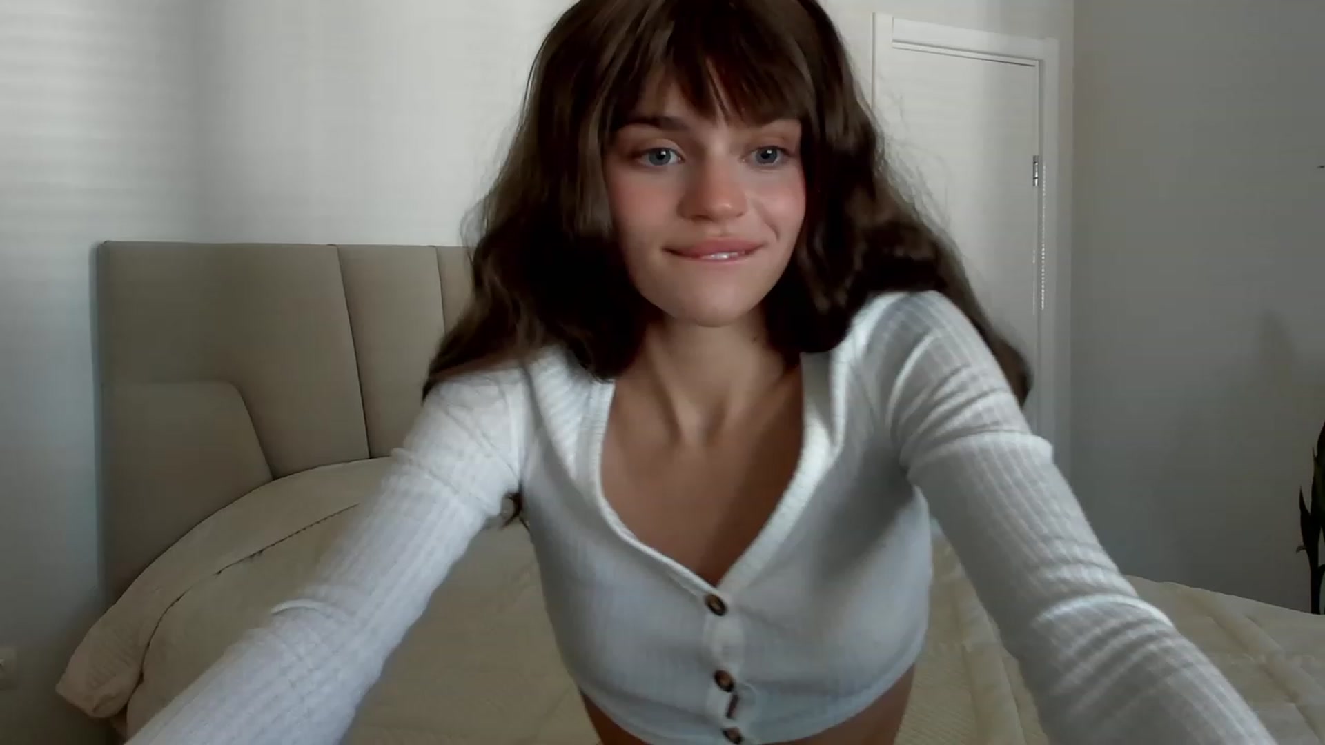 Gallery image thumbnail from Ana_bananana's myfreecams stream on, 07/04/2023, 07:33 image 1 of 20
