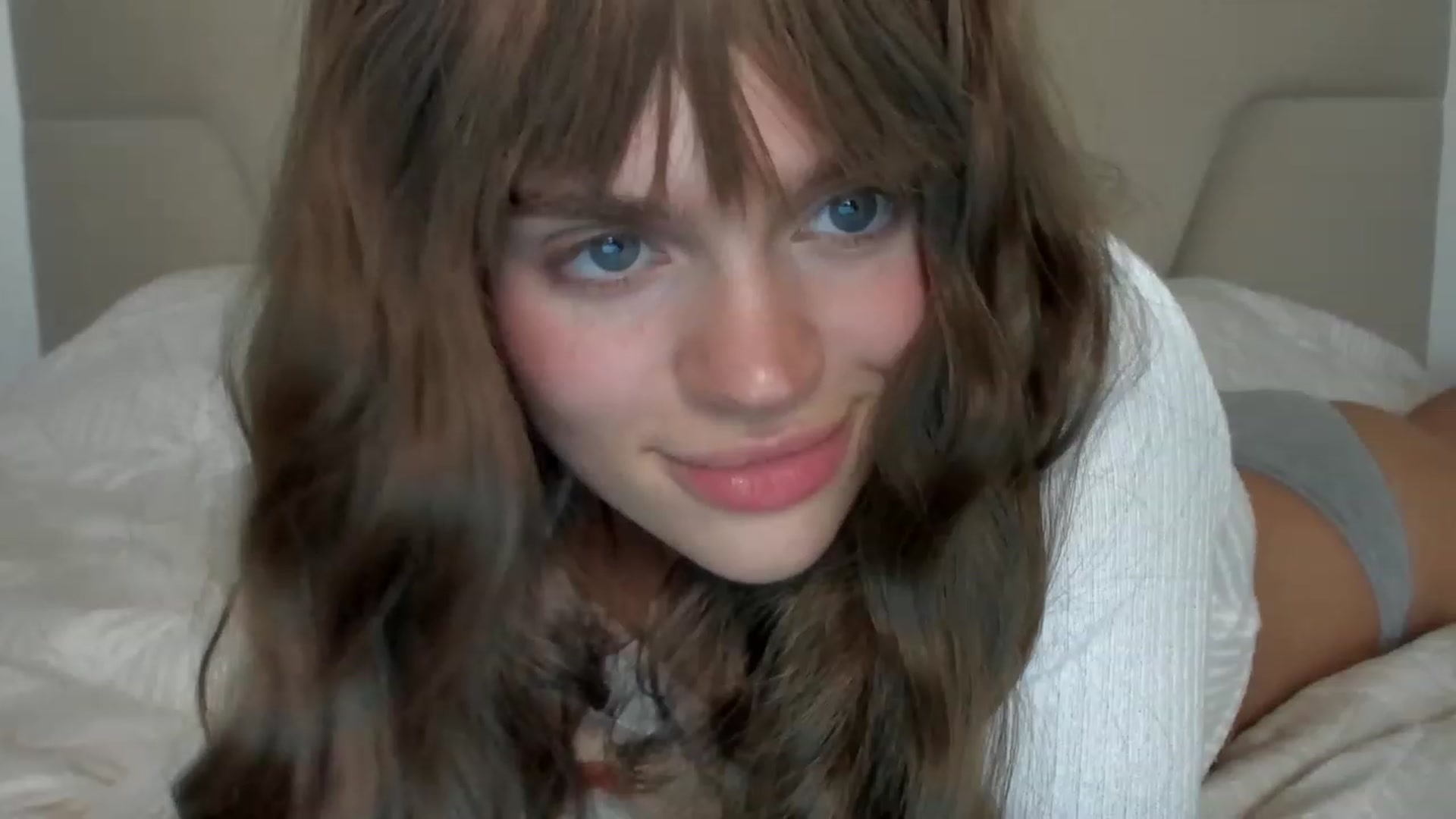 Gallery image thumbnail from Ana_bananana's myfreecams stream on, 07/18/2023, 07:42 image 13 of 20