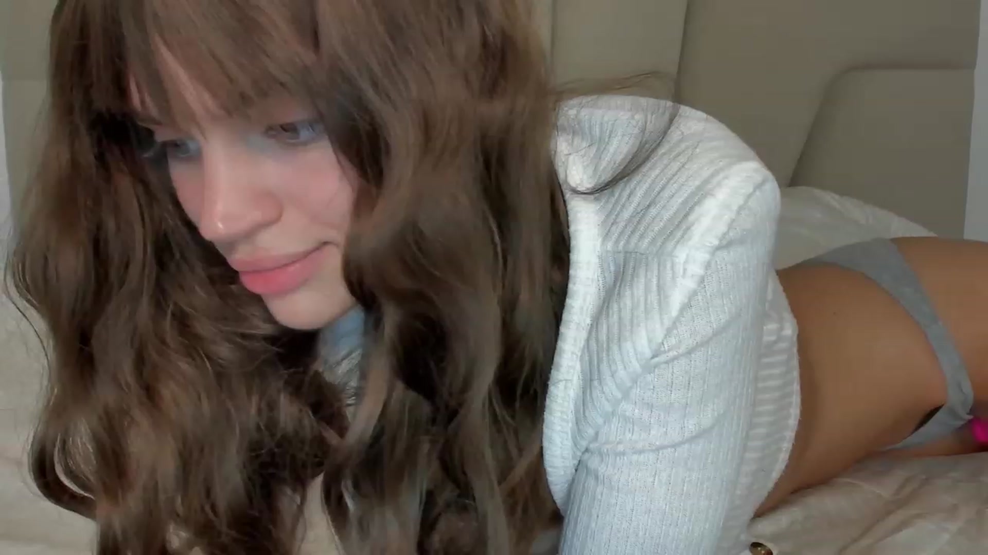 Gallery image thumbnail from Ana_bananana's myfreecams stream on, 07/18/2023, 07:42 image 10 of 20
