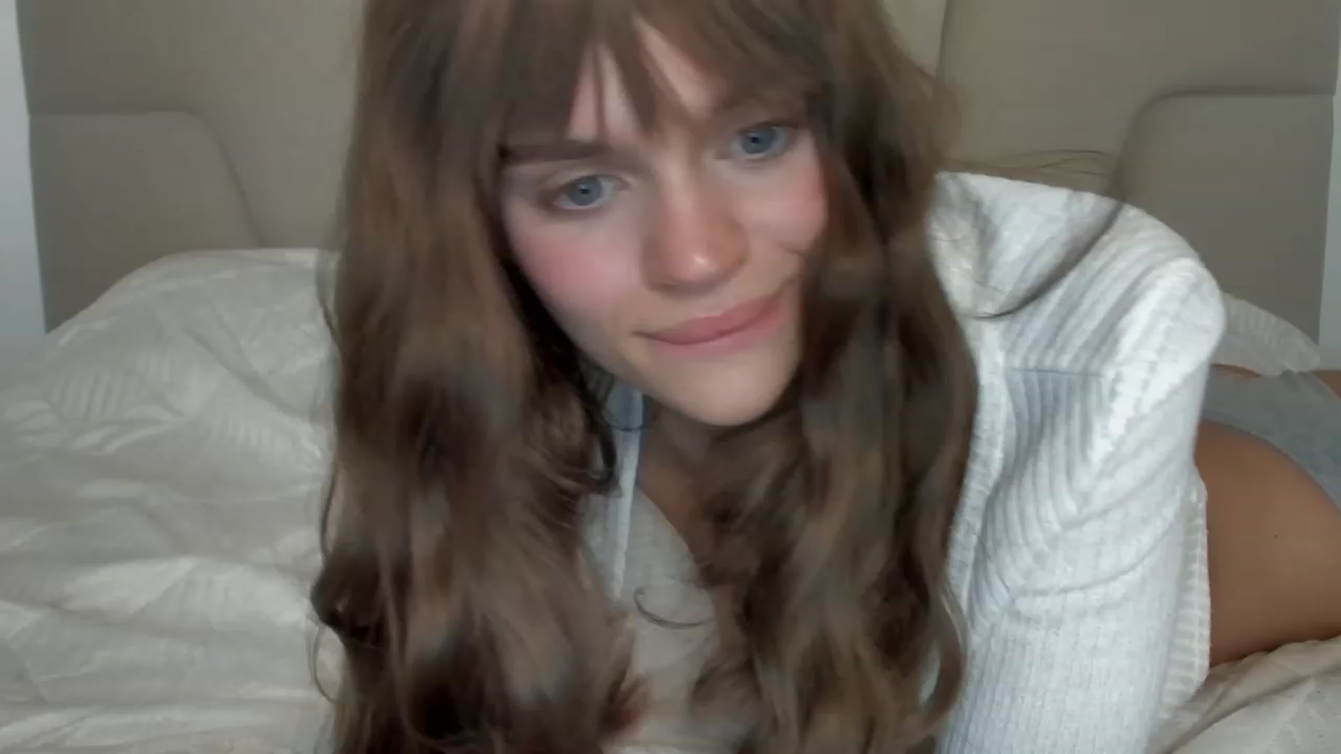 Gallery image thumbnail from Ana_bananana's myfreecams stream on, 07/18/2023, 07:42 image 12 of 20