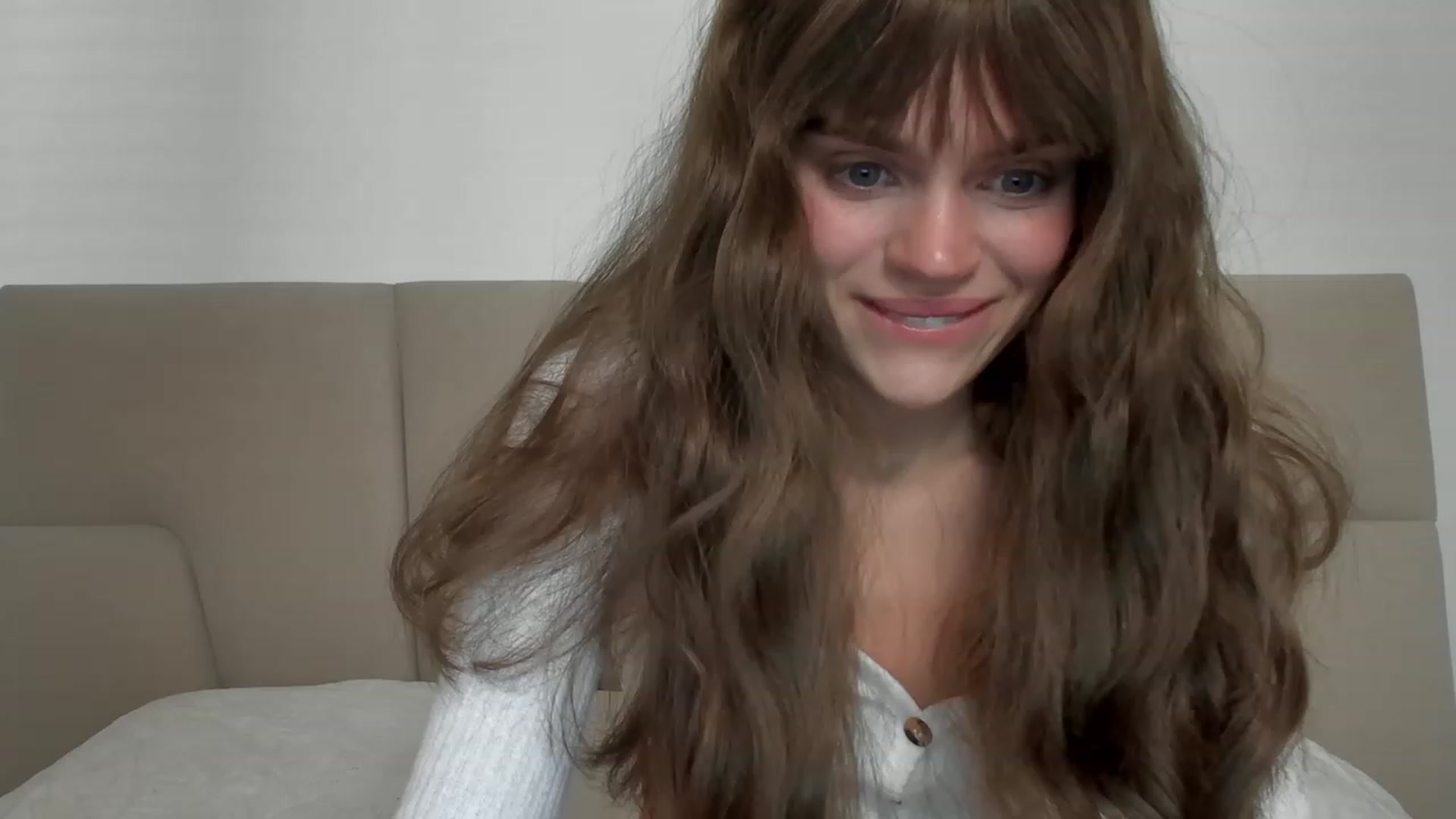 Gallery image thumbnail from Ana_bananana's myfreecams stream on, 07/27/2023, 06:00 image 15 of 20