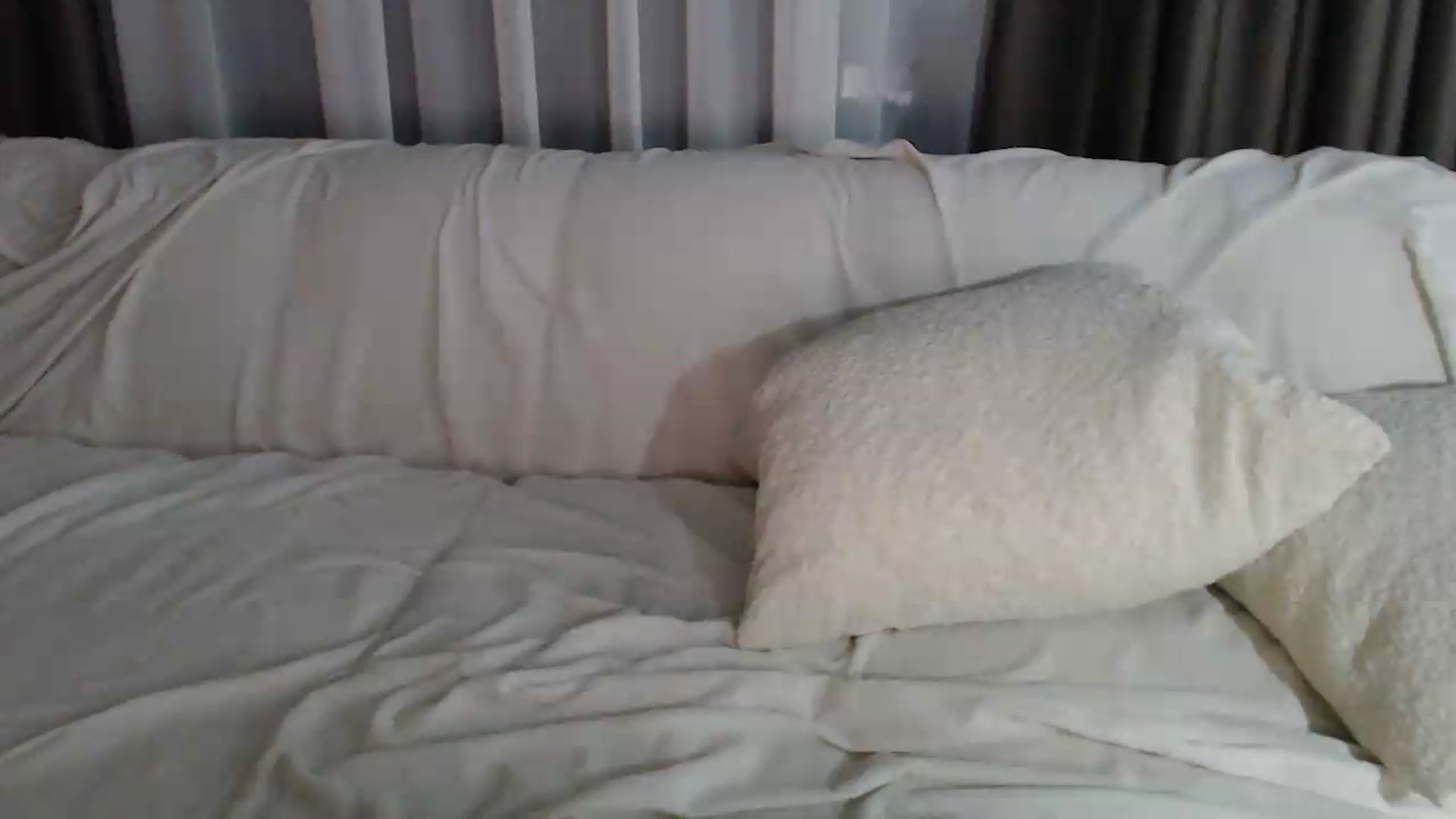 Gallery image thumbnail from Ana_white842's myfreecams stream on, 07/19/2026, 20:40 image 8 of 20