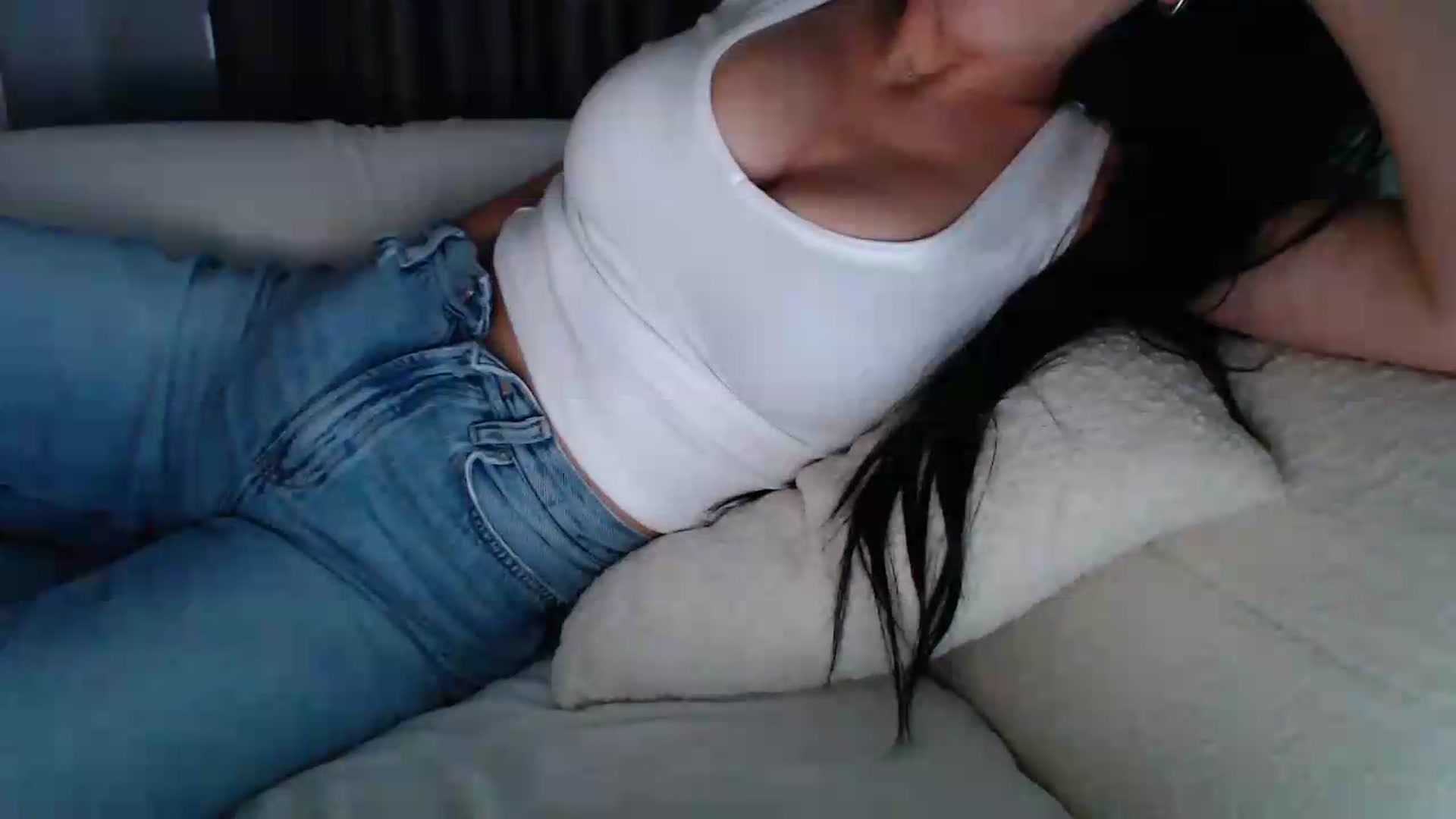 Gallery image thumbnail from Ana_white842's myfreecams stream on, 07/20/2026, 20:10 image 3 of 20