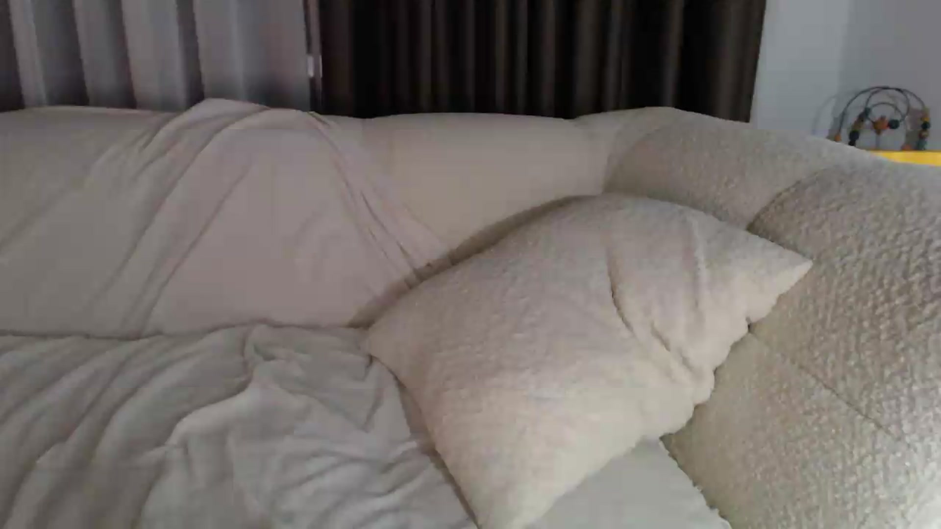 Gallery image thumbnail from Ana_white842's myfreecams stream on, 07/21/2026, 20:27 image 16 of 20