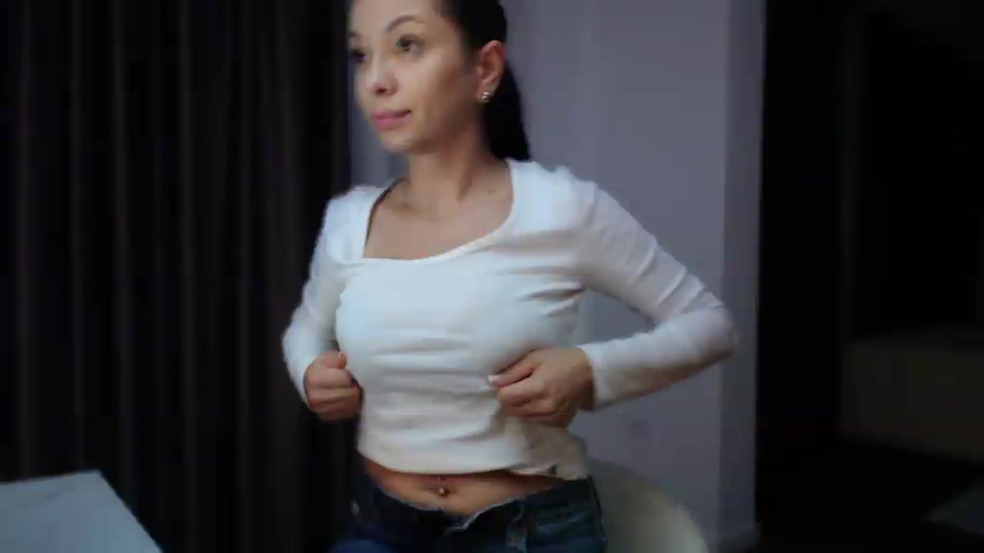 Gallery image thumbnail from Ana_white842's myfreecams stream on, 08/03/2026, 20:58 image 13 of 20