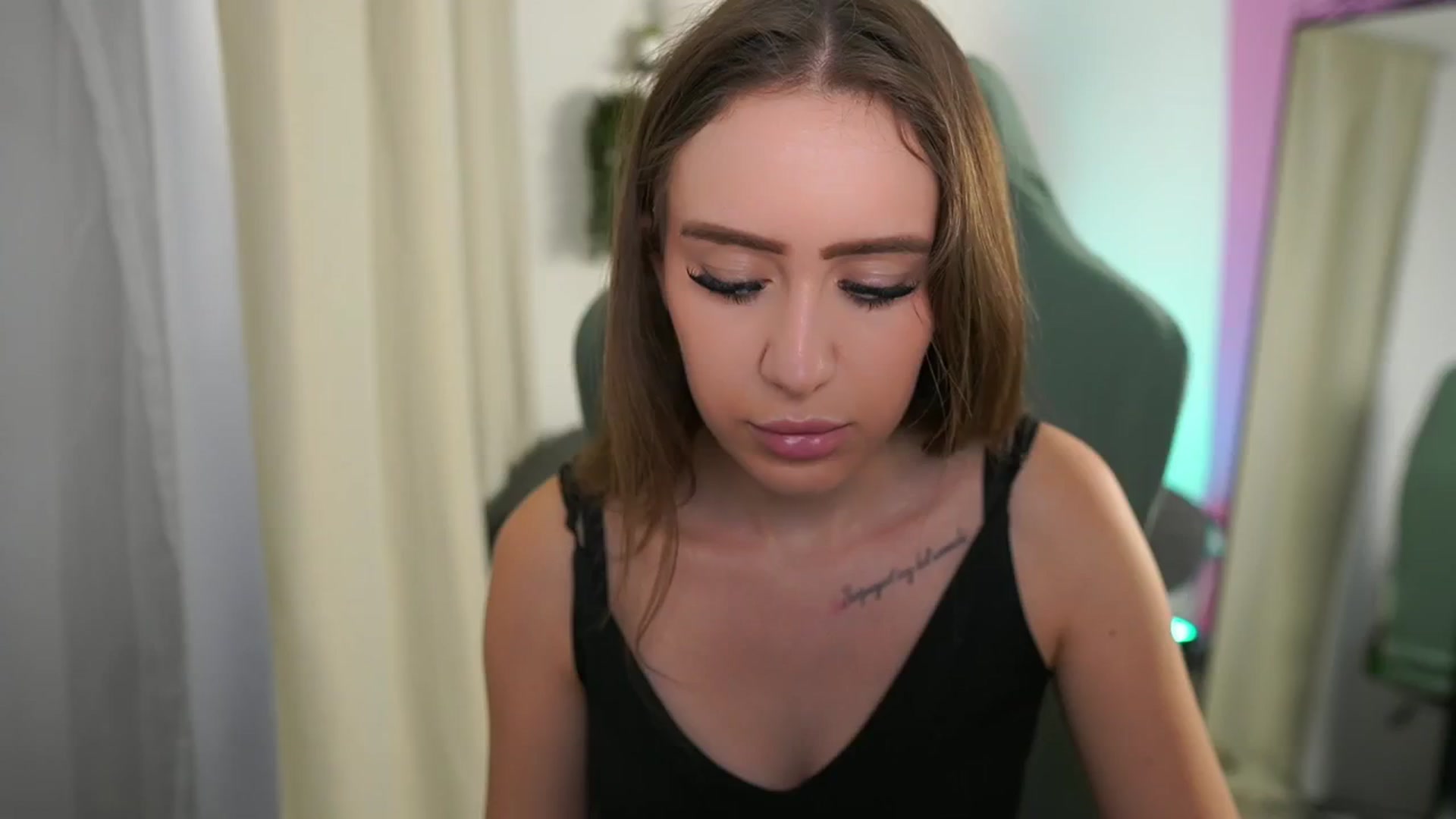 Gallery image thumbnail from Anabel055's myfreecams stream on, 07/27/2025, 08:17 image 3 of 20