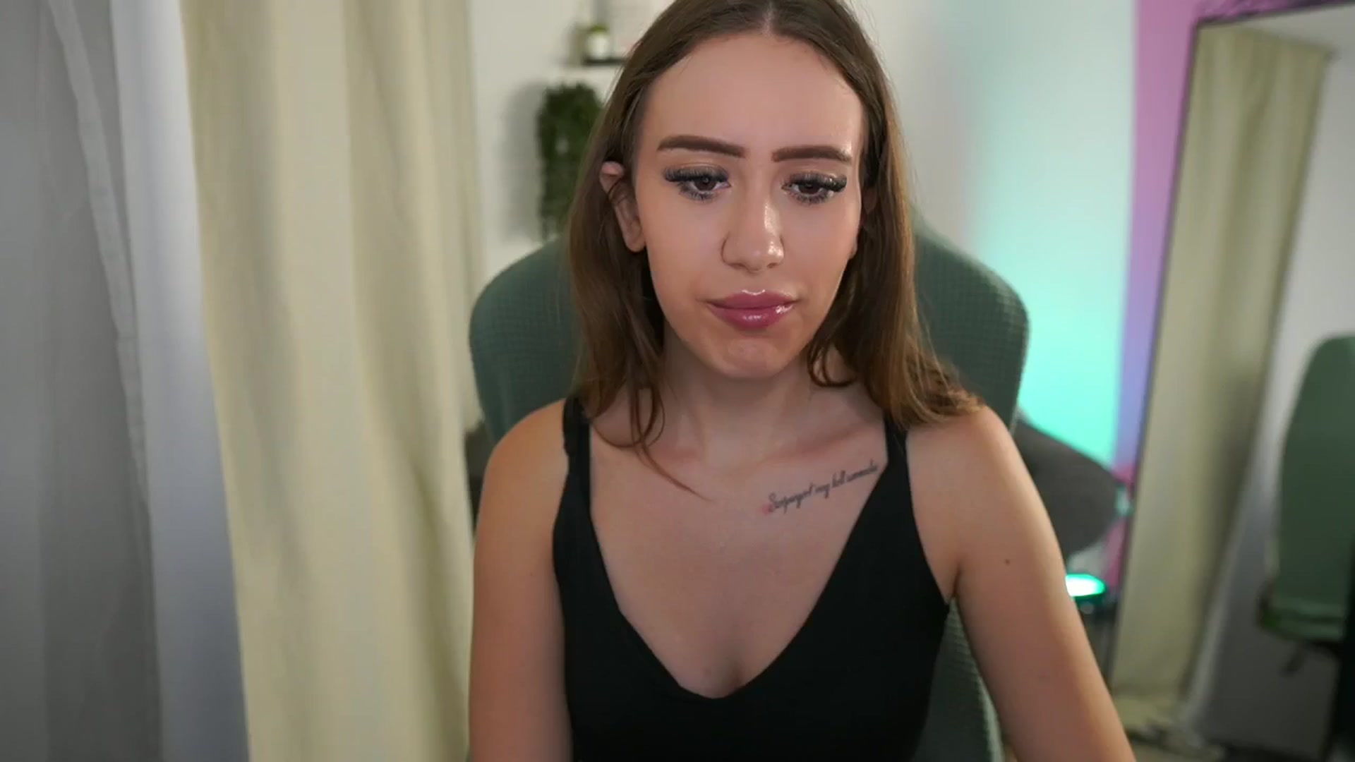Gallery image thumbnail from Anabel055's myfreecams stream on, 07/27/2025, 11:06 image 4 of 20
