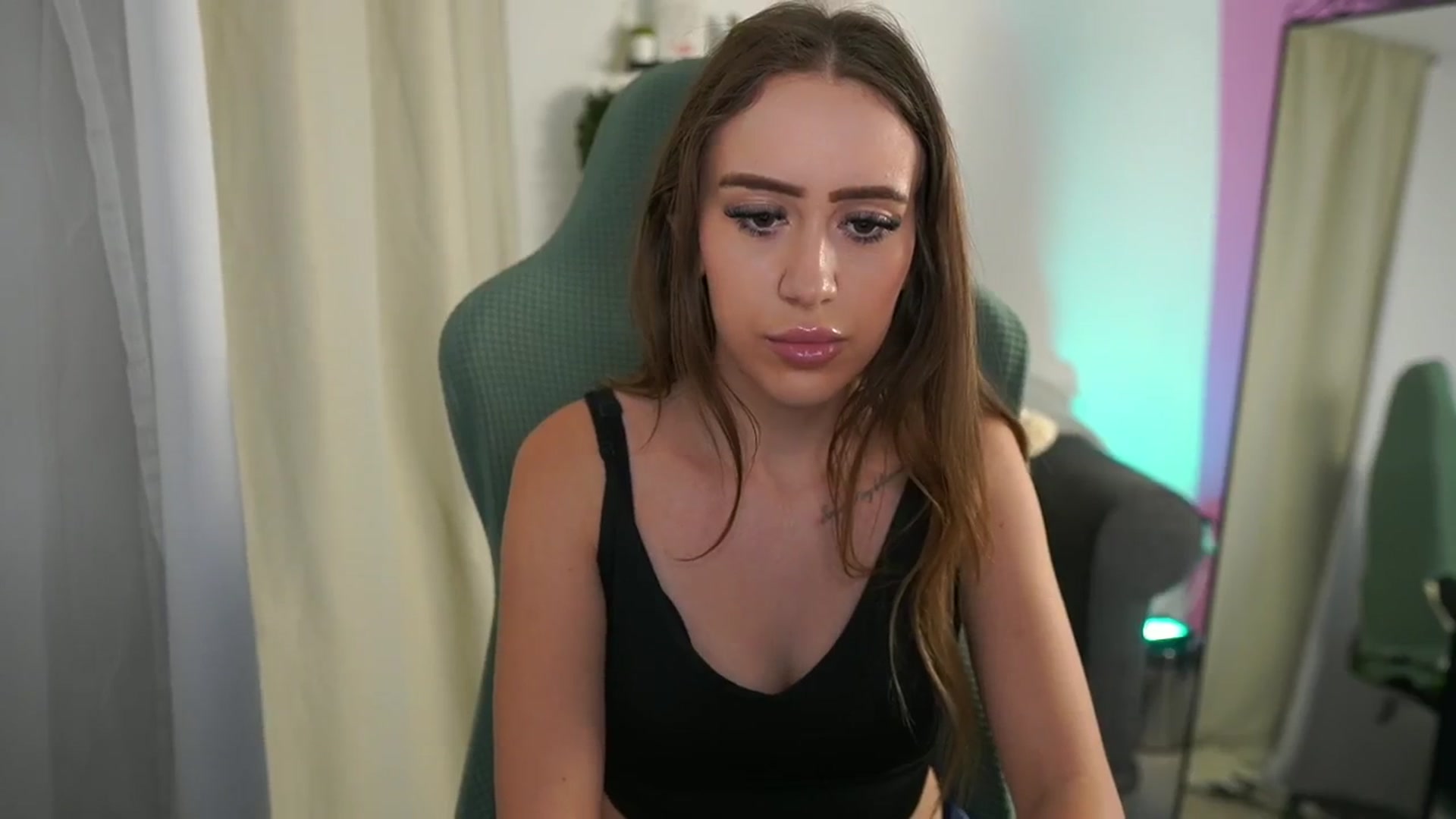 Gallery image thumbnail from Anabel055's myfreecams stream on, 07/27/2025, 11:06 image 7 of 20