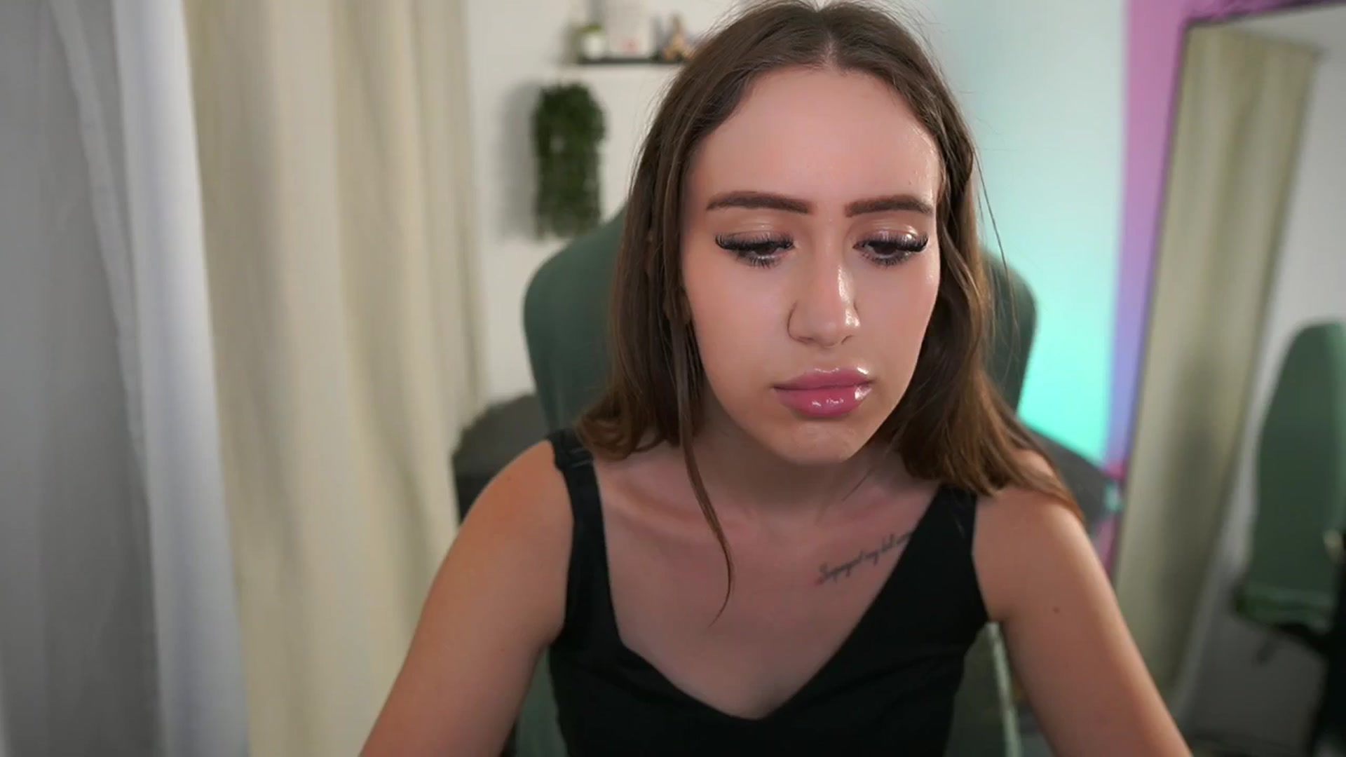 Gallery image thumbnail from Anabel055's myfreecams stream on, 07/27/2025, 11:38 image 1 of 20