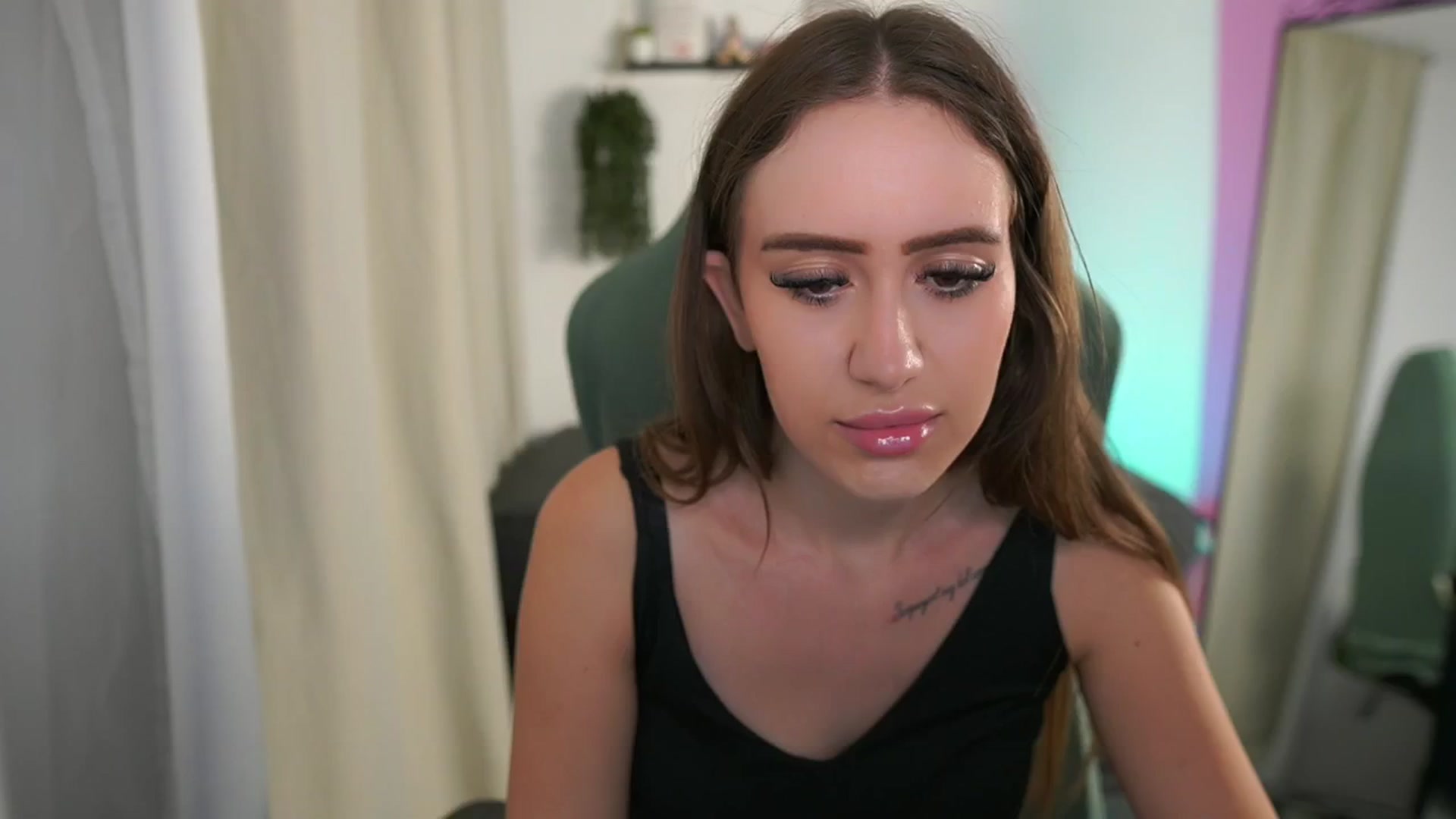 Gallery image thumbnail from Anabel055's myfreecams stream on, 07/27/2025, 11:38 image 4 of 20