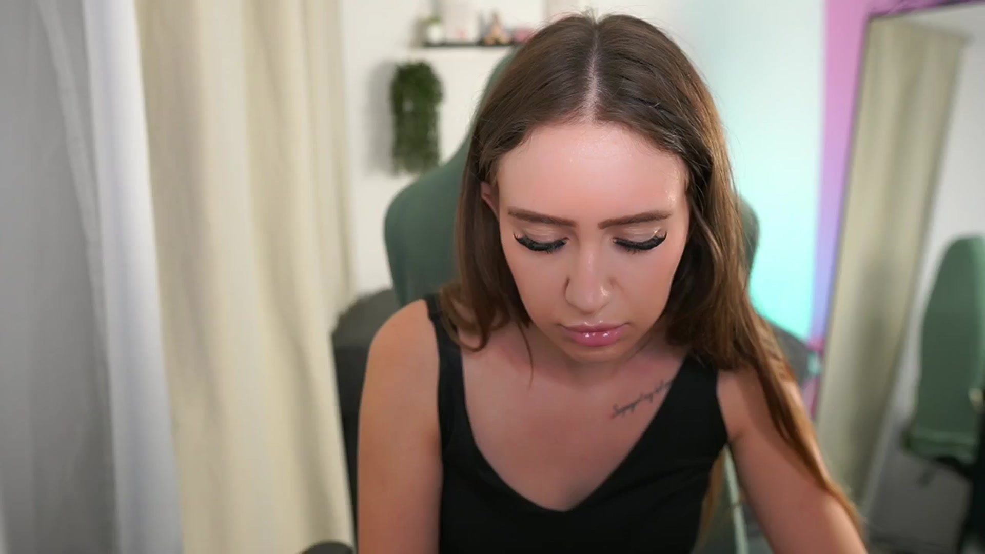 Gallery image thumbnail from Anabel055's myfreecams stream on, 07/27/2025, 11:38 image 5 of 20