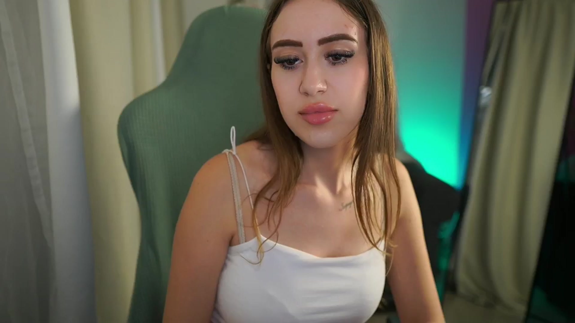 Gallery image thumbnail from Anabel055's myfreecams stream on, 07/30/2025, 09:20 image 18 of 20