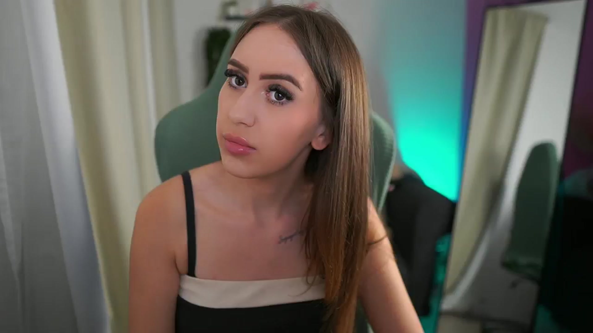 Gallery image thumbnail from Anabel055's myfreecams stream on, 07/31/2025, 11:01 image 2 of 20