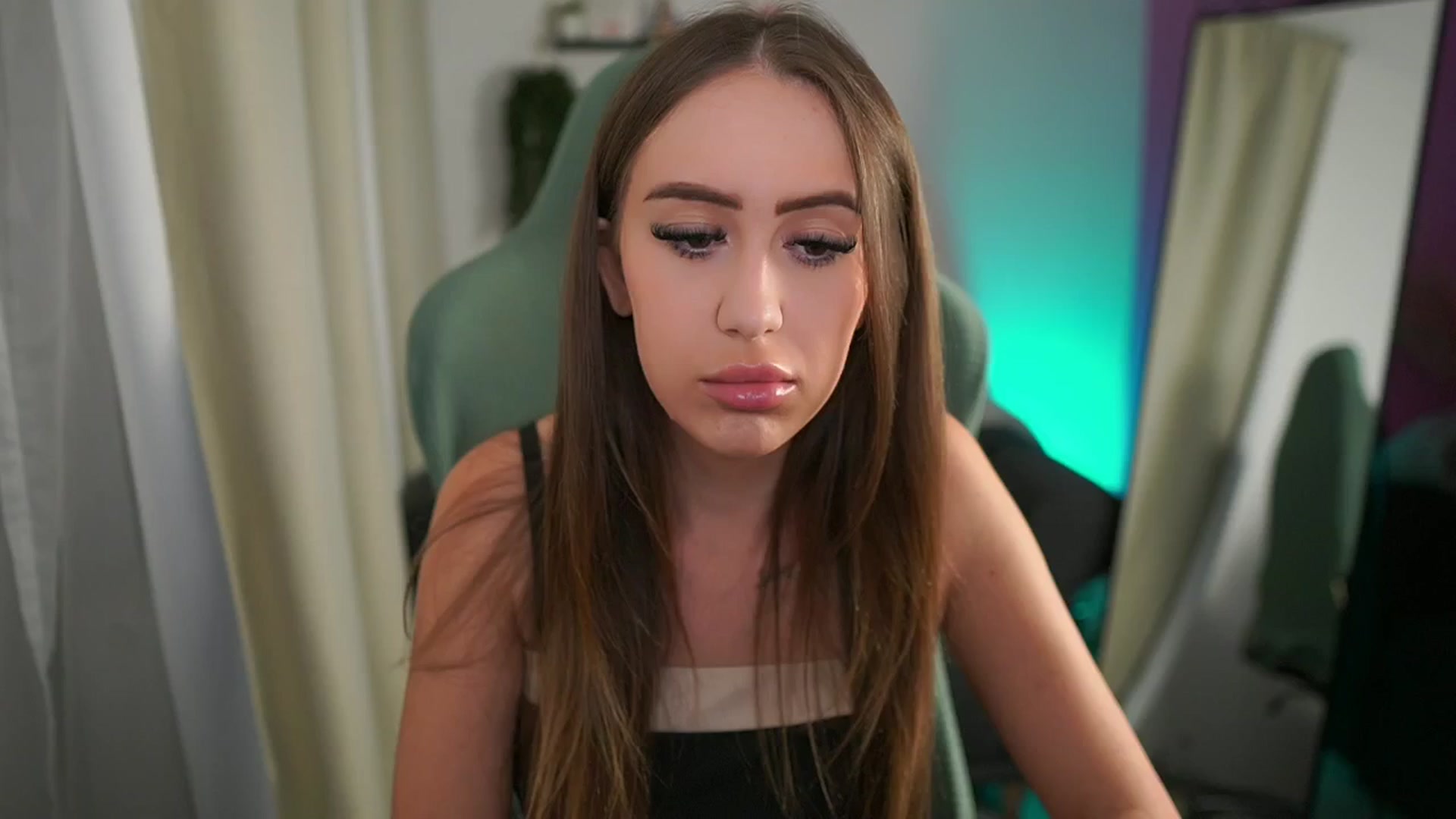 Gallery image thumbnail from Anabel055's myfreecams stream on, 07/31/2025, 13:05 image 2 of 20