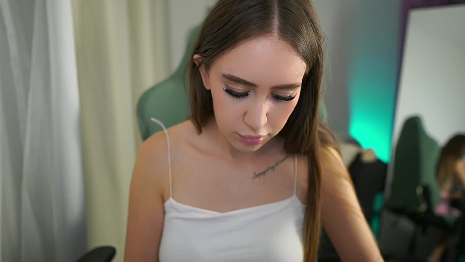 Gallery image thumbnail from Anabel055's myfreecams stream on, 08/05/2025, 08:09 image 12 of 20