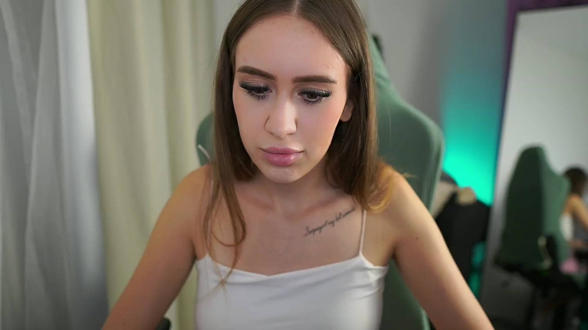 Gallery image thumbnail from Anabel055's myfreecams stream on, 08/05/2025, 08:09 image 8 of 20