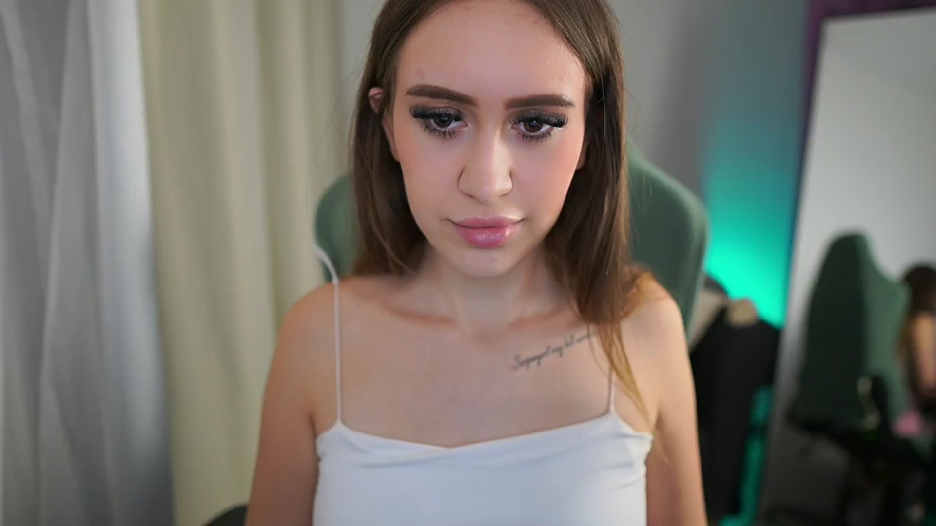 Gallery image thumbnail from Anabel055's myfreecams stream on, 08/05/2025, 08:09 image 5 of 20