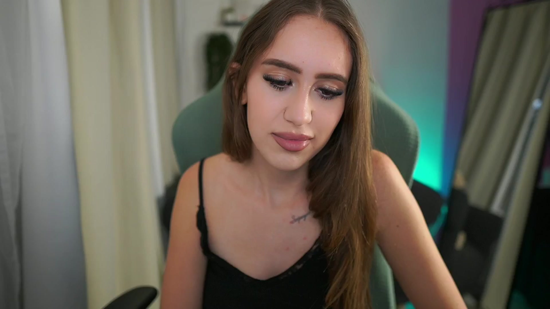 Gallery image thumbnail from Anabel055's myfreecams stream on, 08/11/2025, 12:47 image 19 of 20
