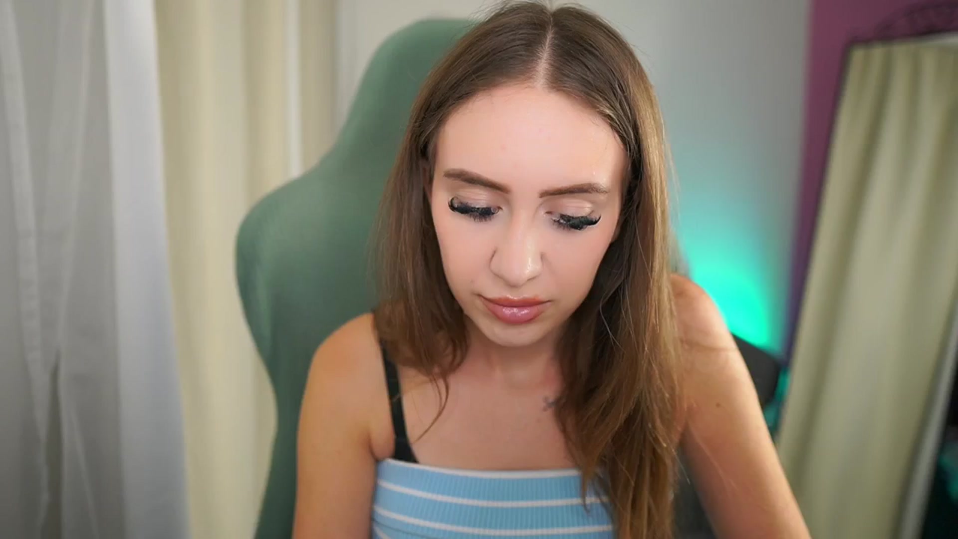 Gallery image thumbnail from Anabel055's myfreecams stream on, 08/31/2025, 15:05 image 7 of 20