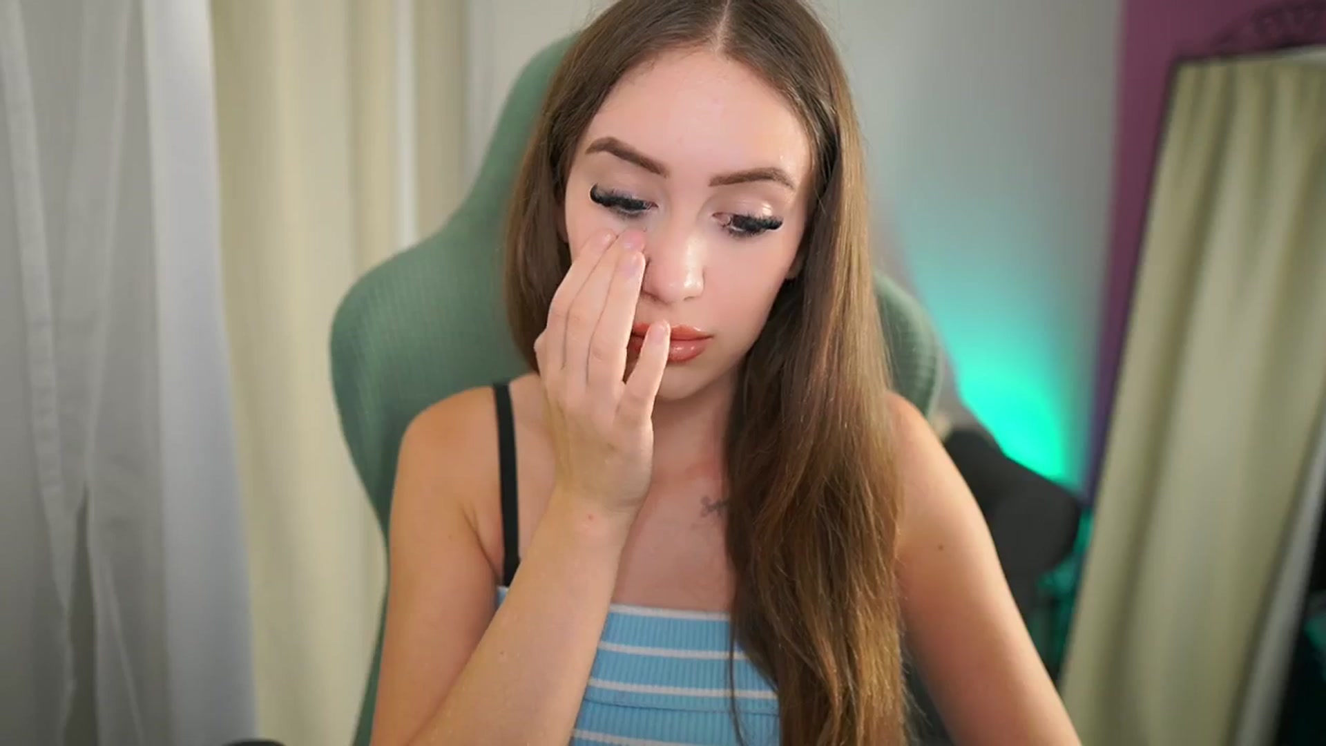 Gallery image thumbnail from Anabel055's myfreecams stream on, 08/31/2025, 17:15 image 20 of 20