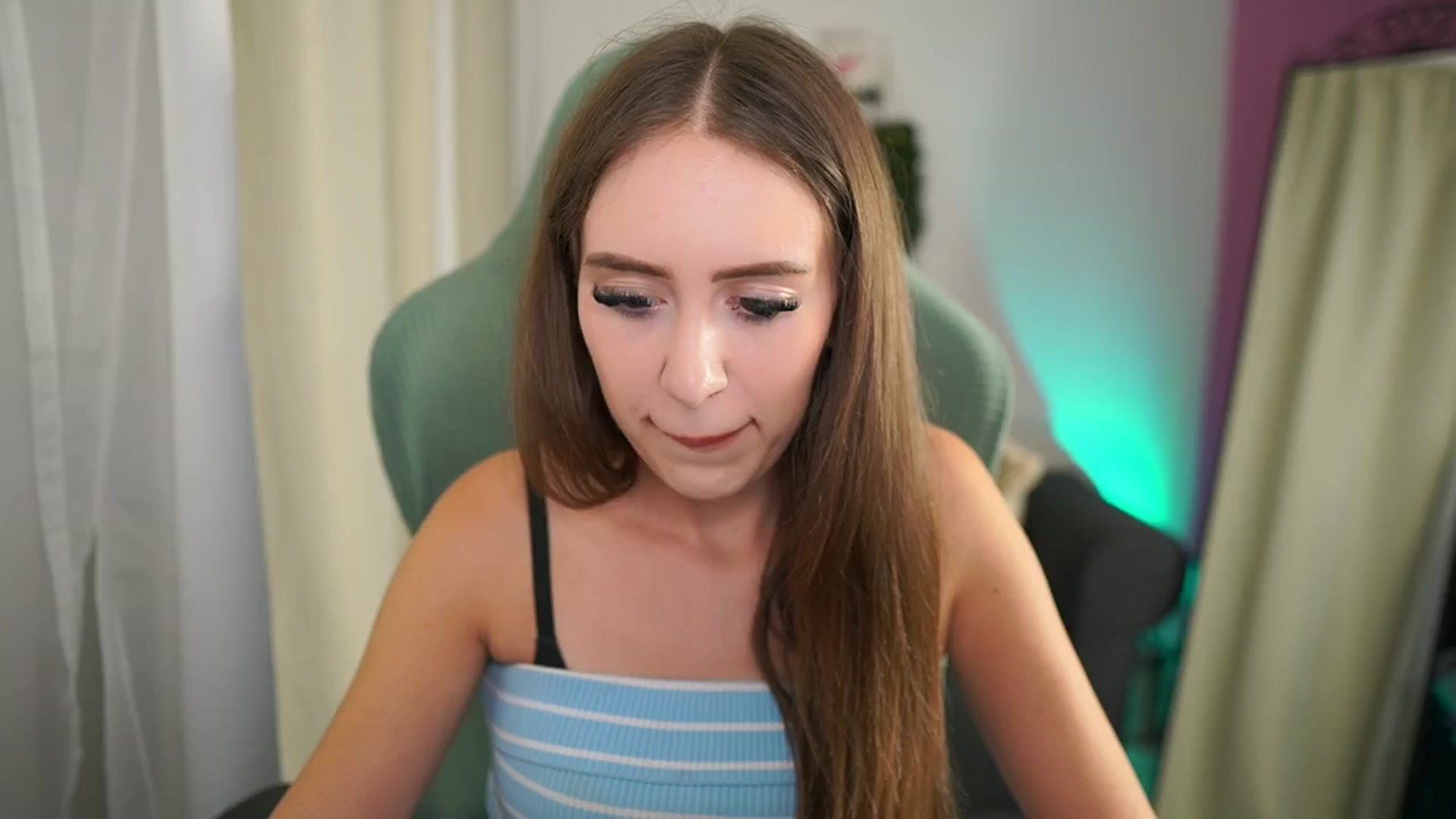 Gallery image thumbnail from Anabel055's myfreecams stream on, 08/31/2025, 17:15 image 19 of 20