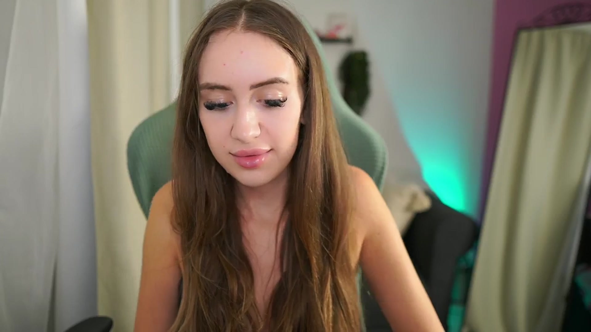 Gallery image thumbnail from Anabel055's myfreecams stream on, 09/01/2025, 12:06 image 12 of 20