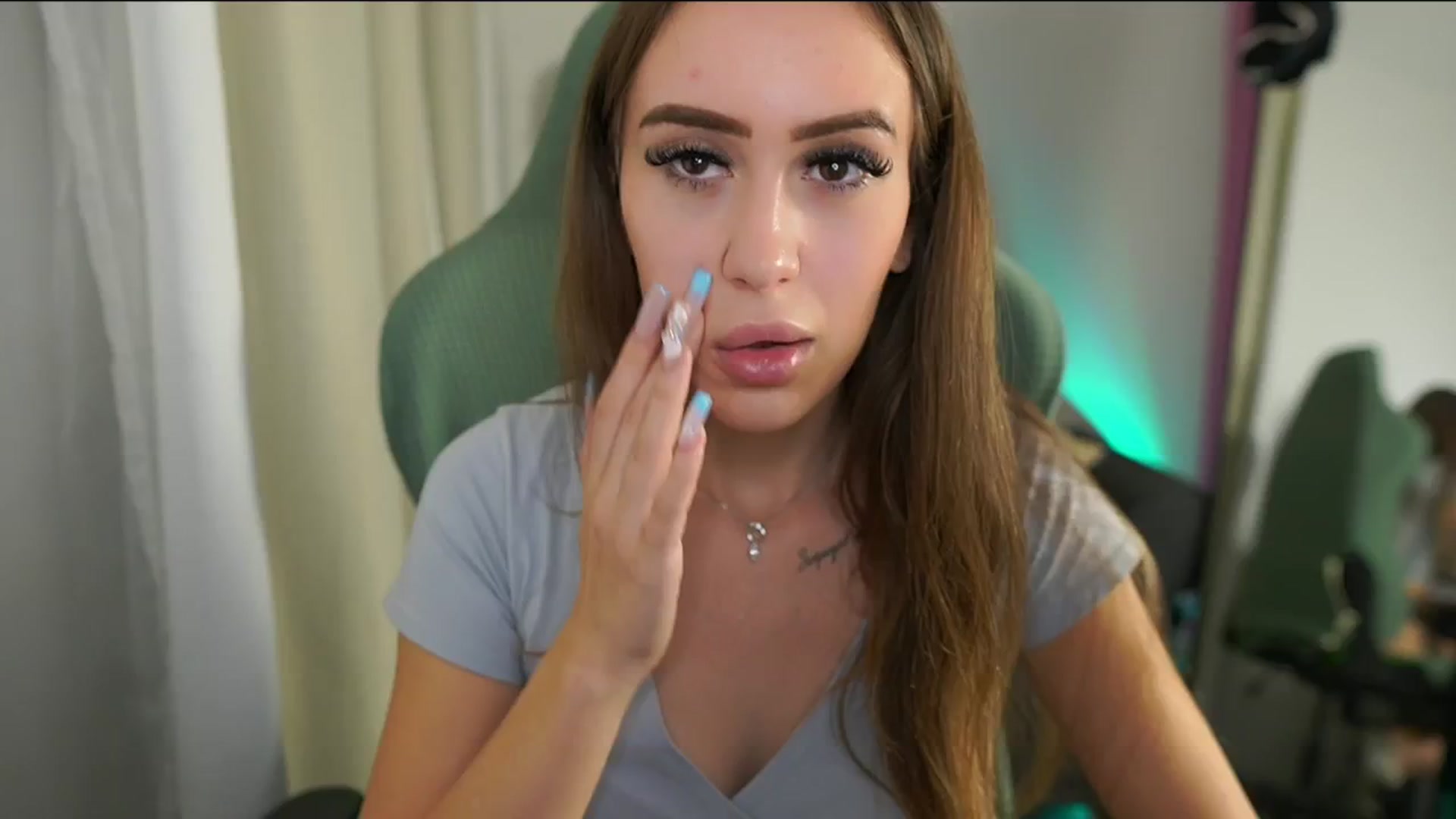 Gallery image thumbnail from Anabel055's myfreecams stream on, 09/14/2025, 10:38 image 1 of 20