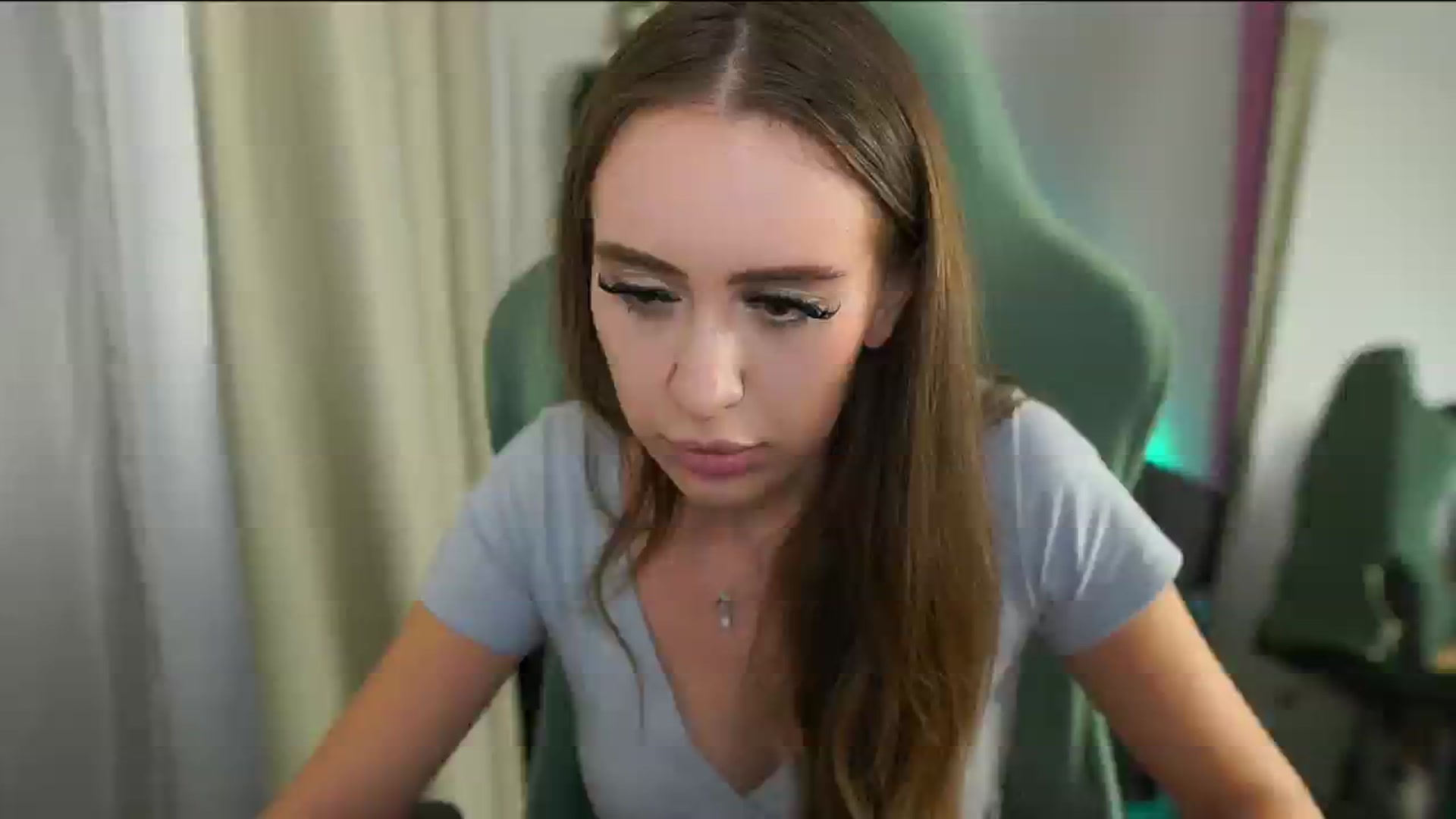 Gallery image thumbnail from Anabel055's myfreecams stream on, 09/14/2025, 15:08 image 18 of 20
