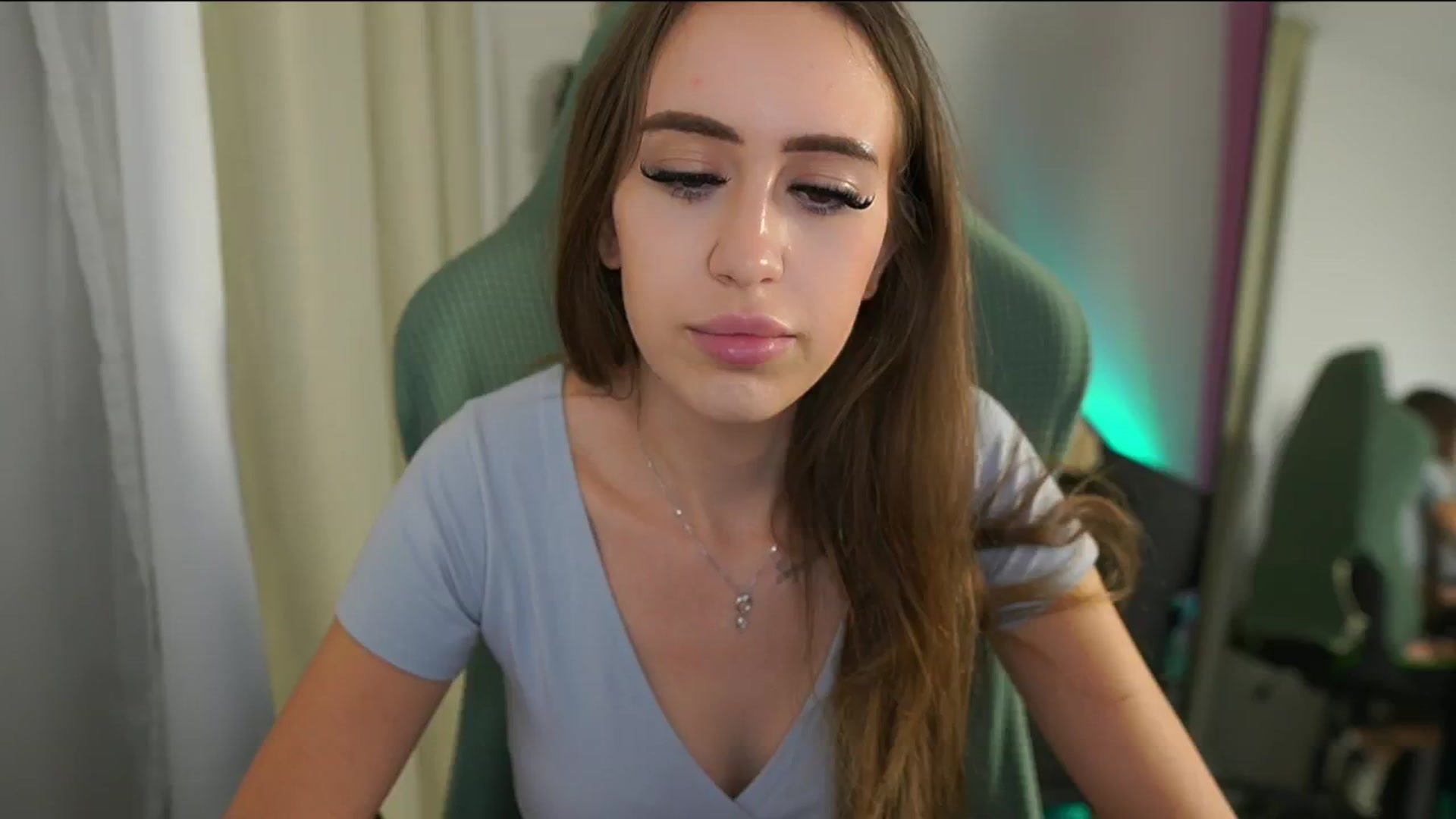 Gallery image thumbnail from Anabel055's myfreecams stream on, 09/14/2025, 15:08 image 12 of 20