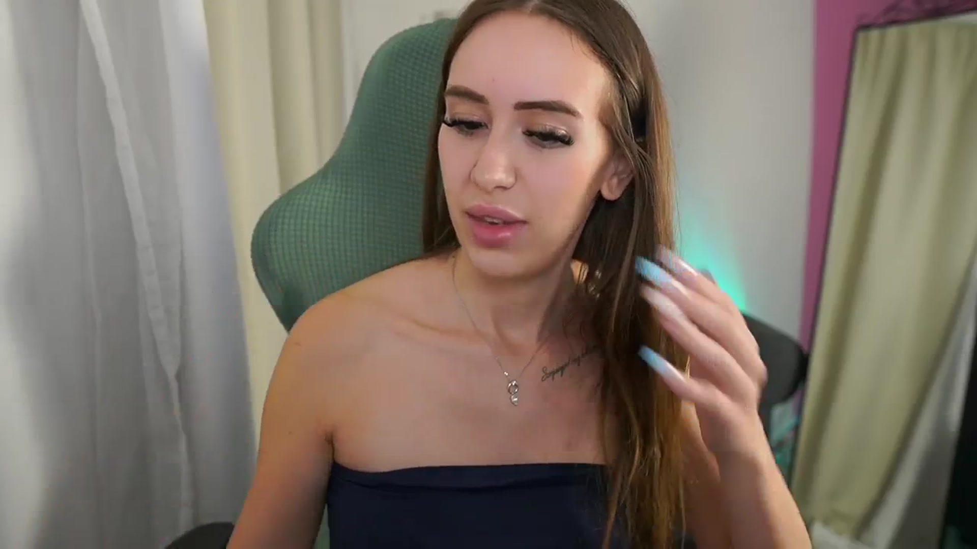 Gallery image thumbnail from Anabel055's myfreecams stream on, 09/23/2025, 11:41 image 9 of 20