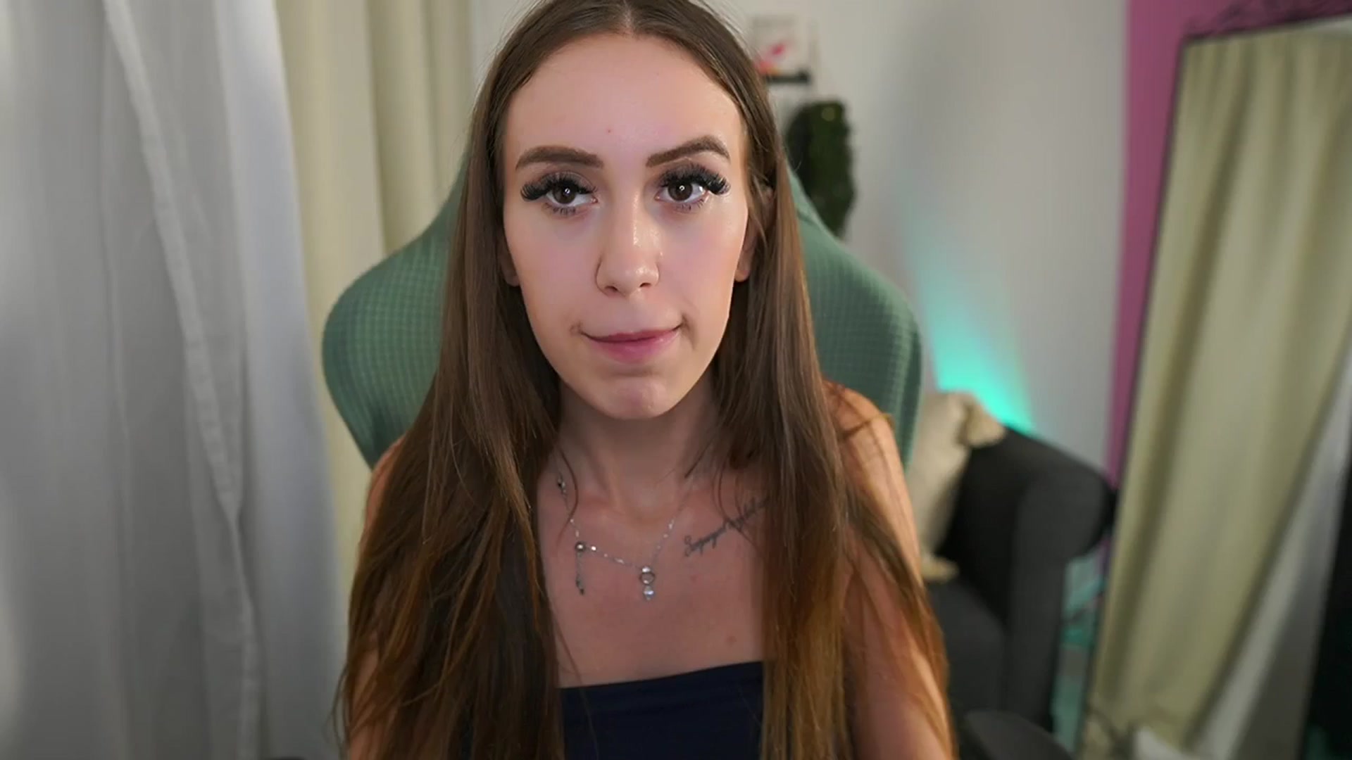 Gallery image thumbnail from Anabel055's myfreecams stream on, 09/23/2025, 12:41 image 18 of 20