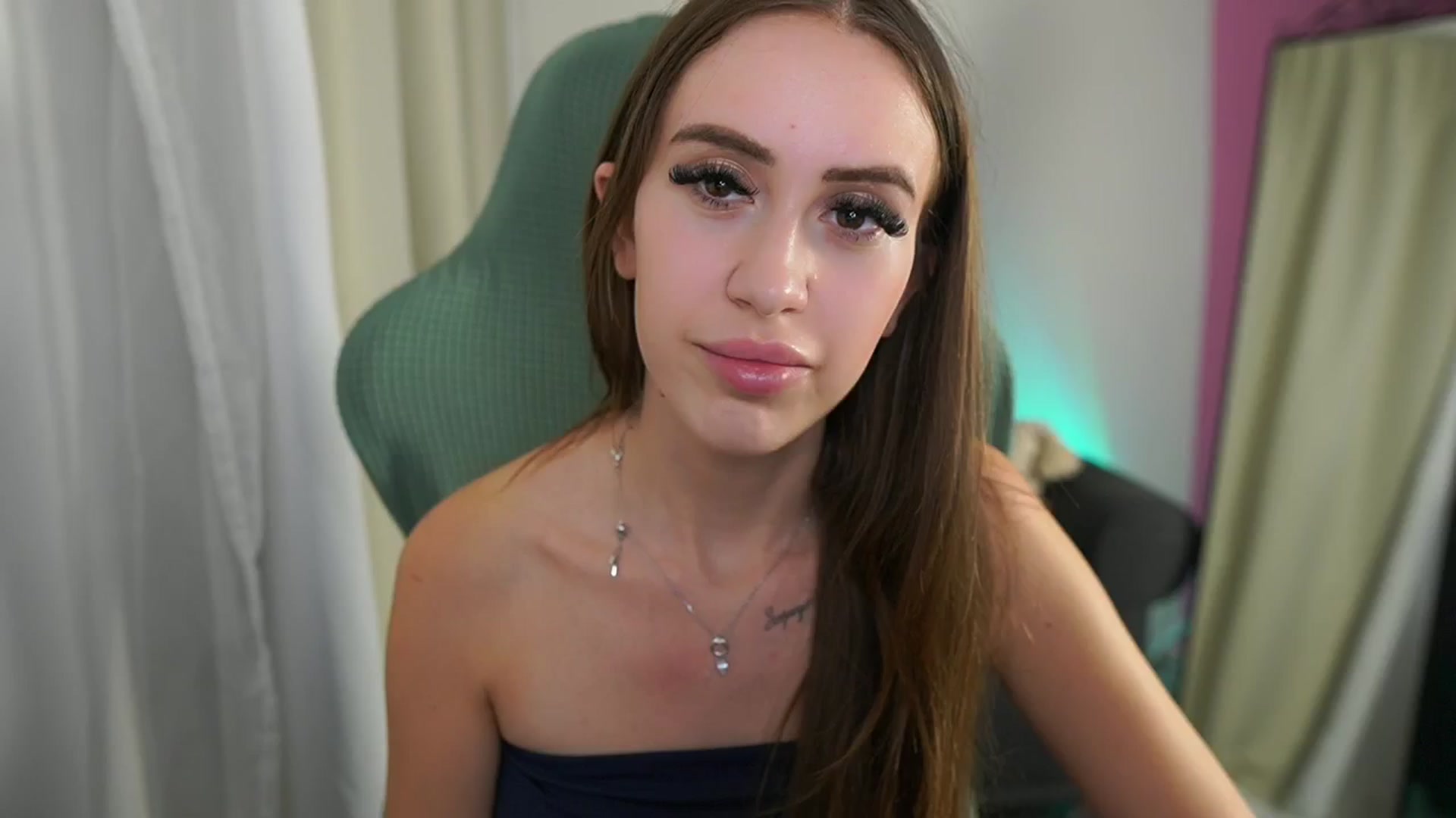 Gallery image thumbnail from Anabel055's myfreecams stream on, 09/23/2025, 12:41 image 12 of 20