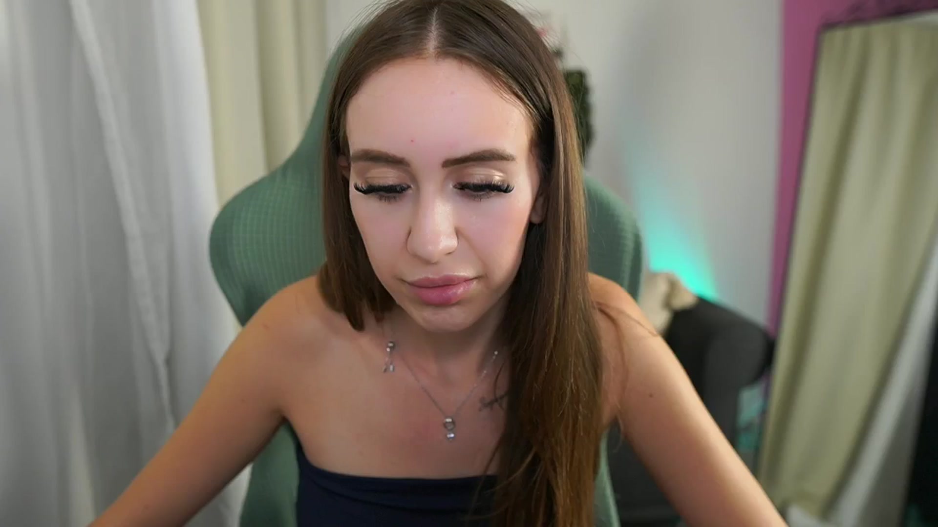 Gallery image thumbnail from Anabel055's myfreecams stream on, 09/23/2025, 12:41 image 13 of 20