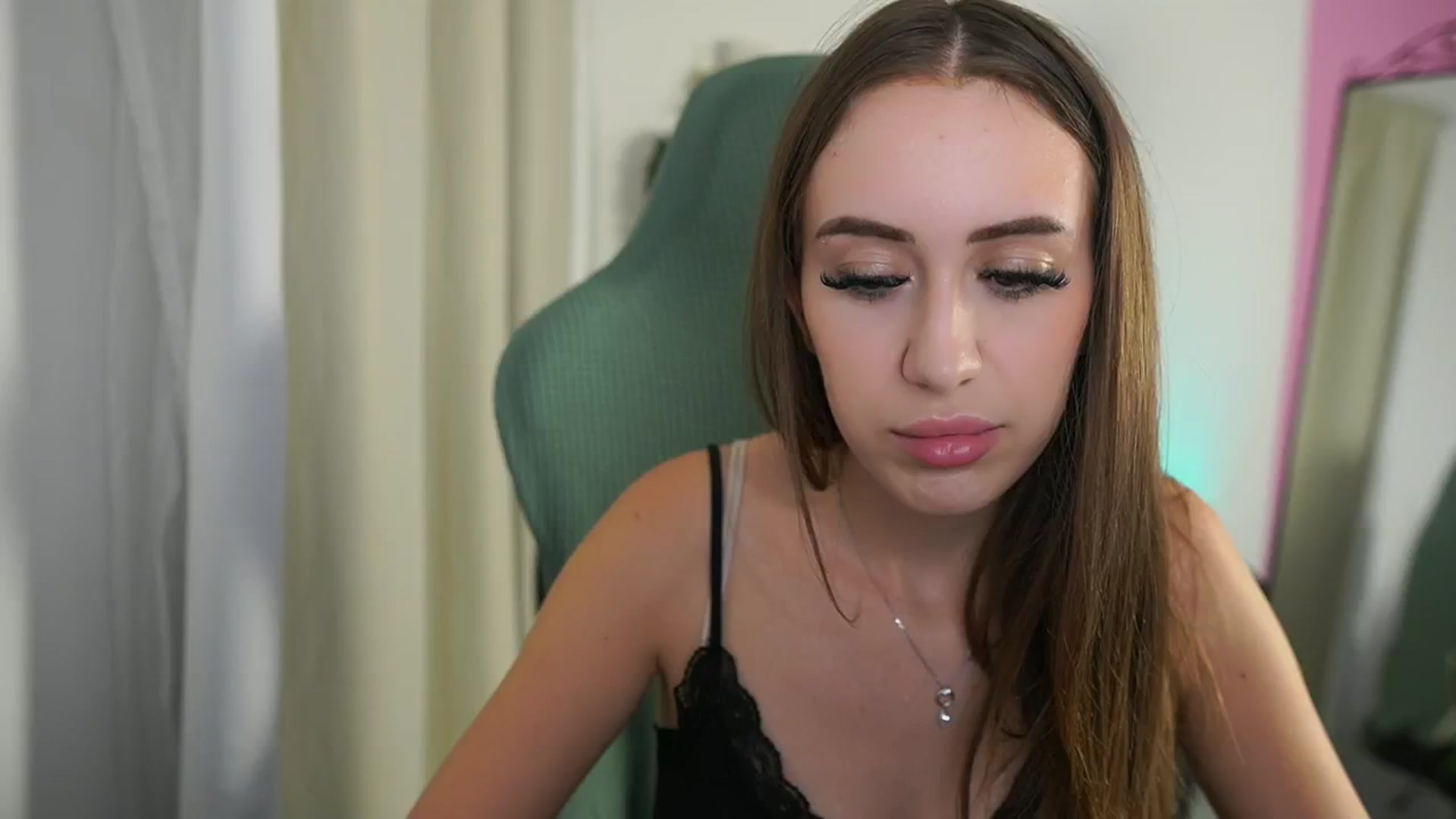 Gallery image thumbnail from Anabel055's myfreecams stream on, 09/29/2025, 13:03 image 18 of 20