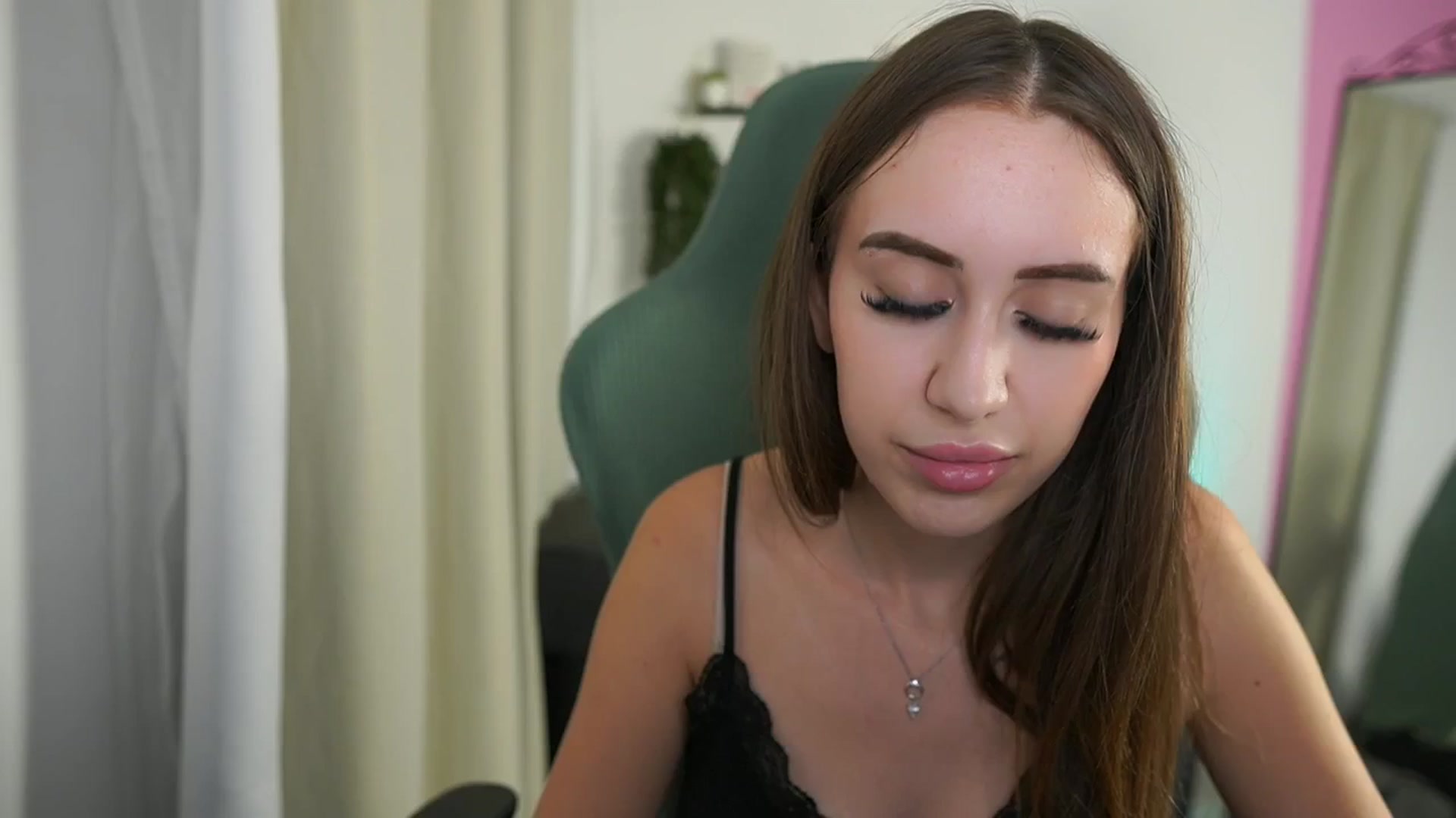 Gallery image thumbnail from Anabel055's myfreecams stream on, 09/29/2025, 13:03 image 14 of 20