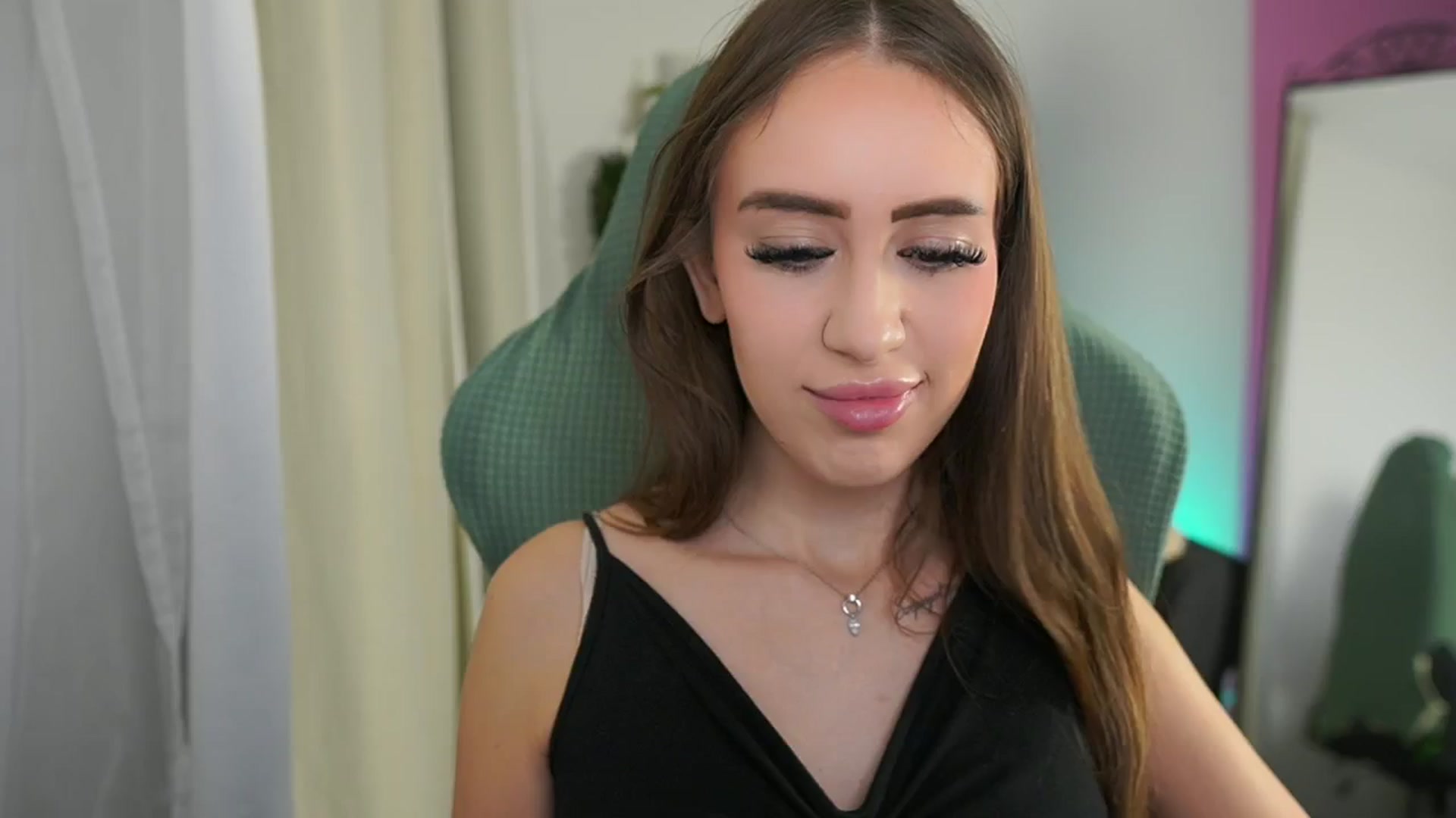 Gallery image thumbnail from Anabel055's myfreecams stream on, 10/05/2025, 12:34 image 2 of 20