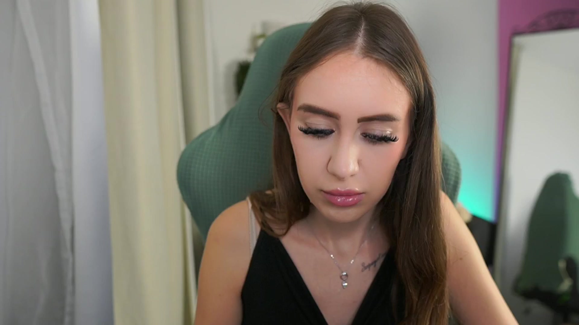 Gallery image thumbnail from Anabel055's myfreecams stream on, 10/05/2025, 12:34 image 16 of 20